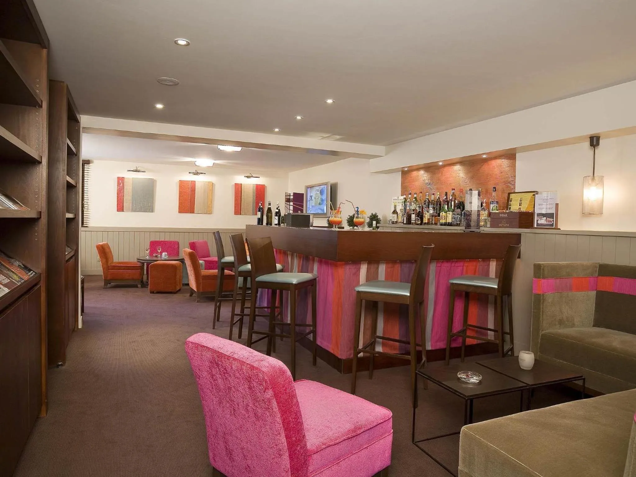 Lounge or bar in Mercure Deauville Centre