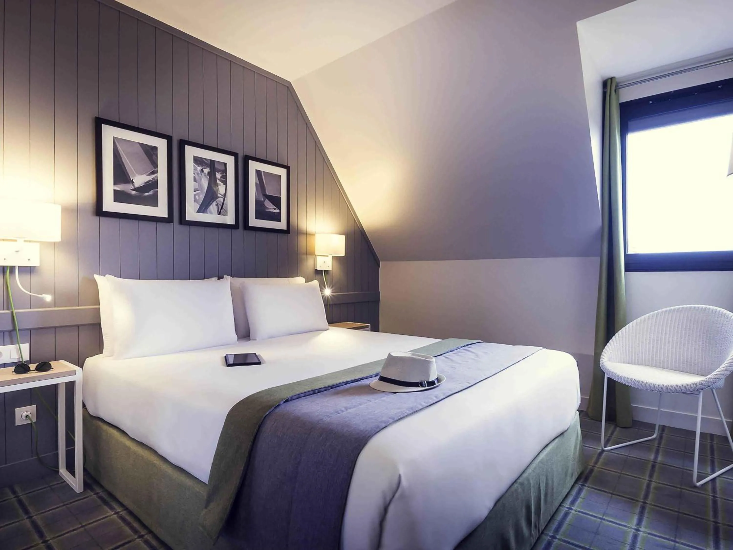 Bedroom, Bed in Mercure Deauville Centre