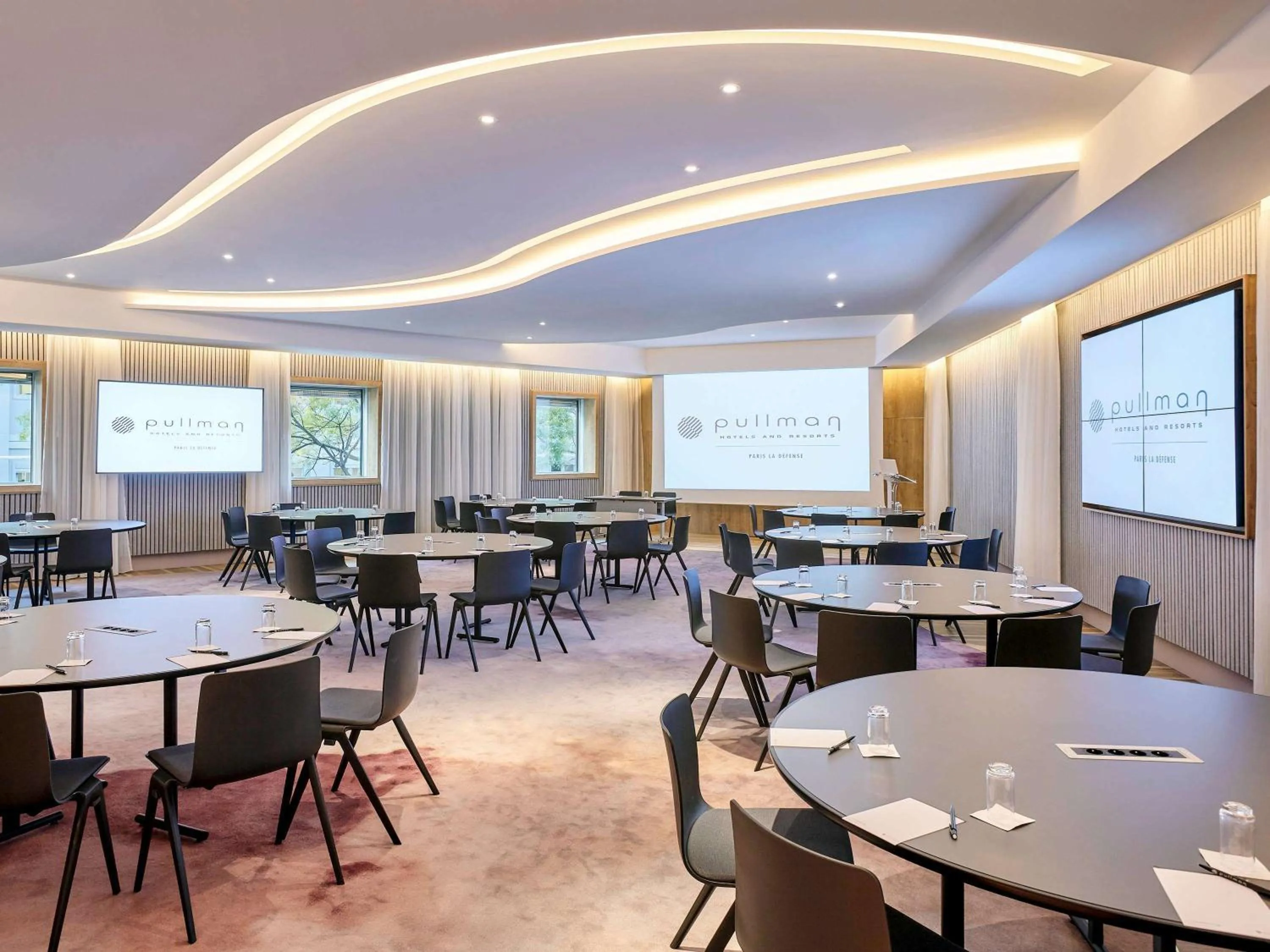 Meeting/conference room in Pullman Paris La Défense