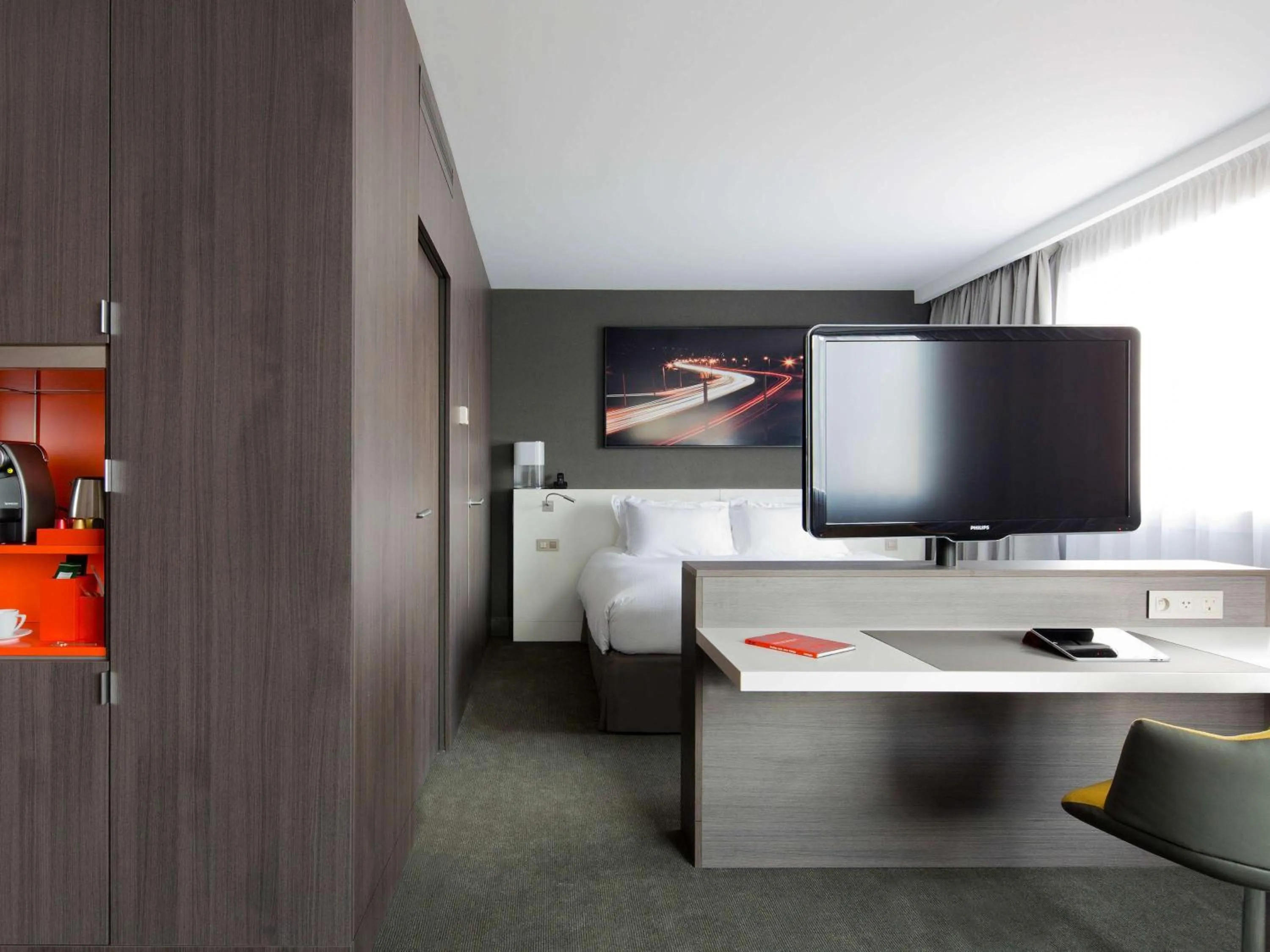 Bedroom, Bed in Pullman Paris La Défense