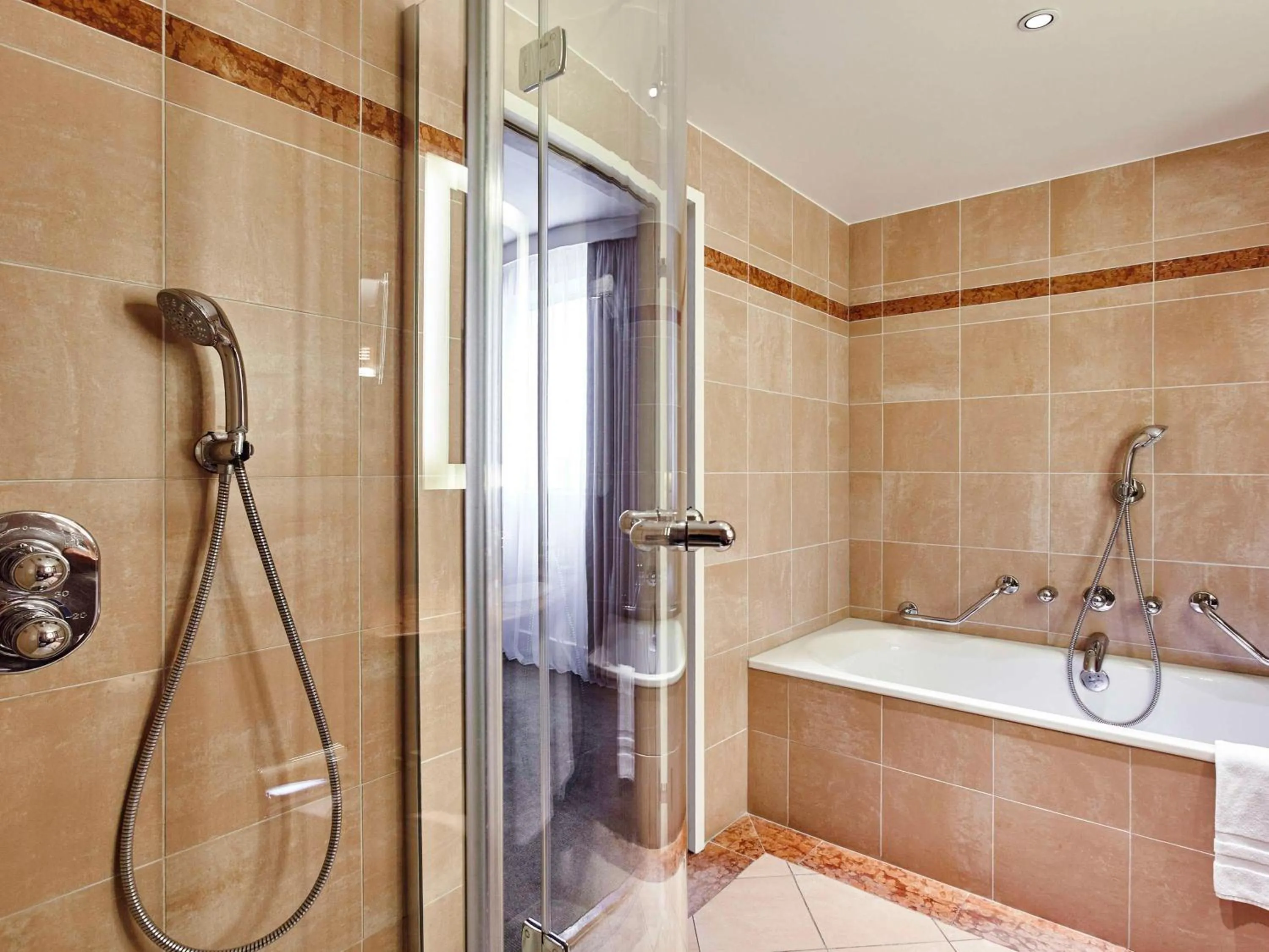 Bathroom in Pullman Paris La Défense