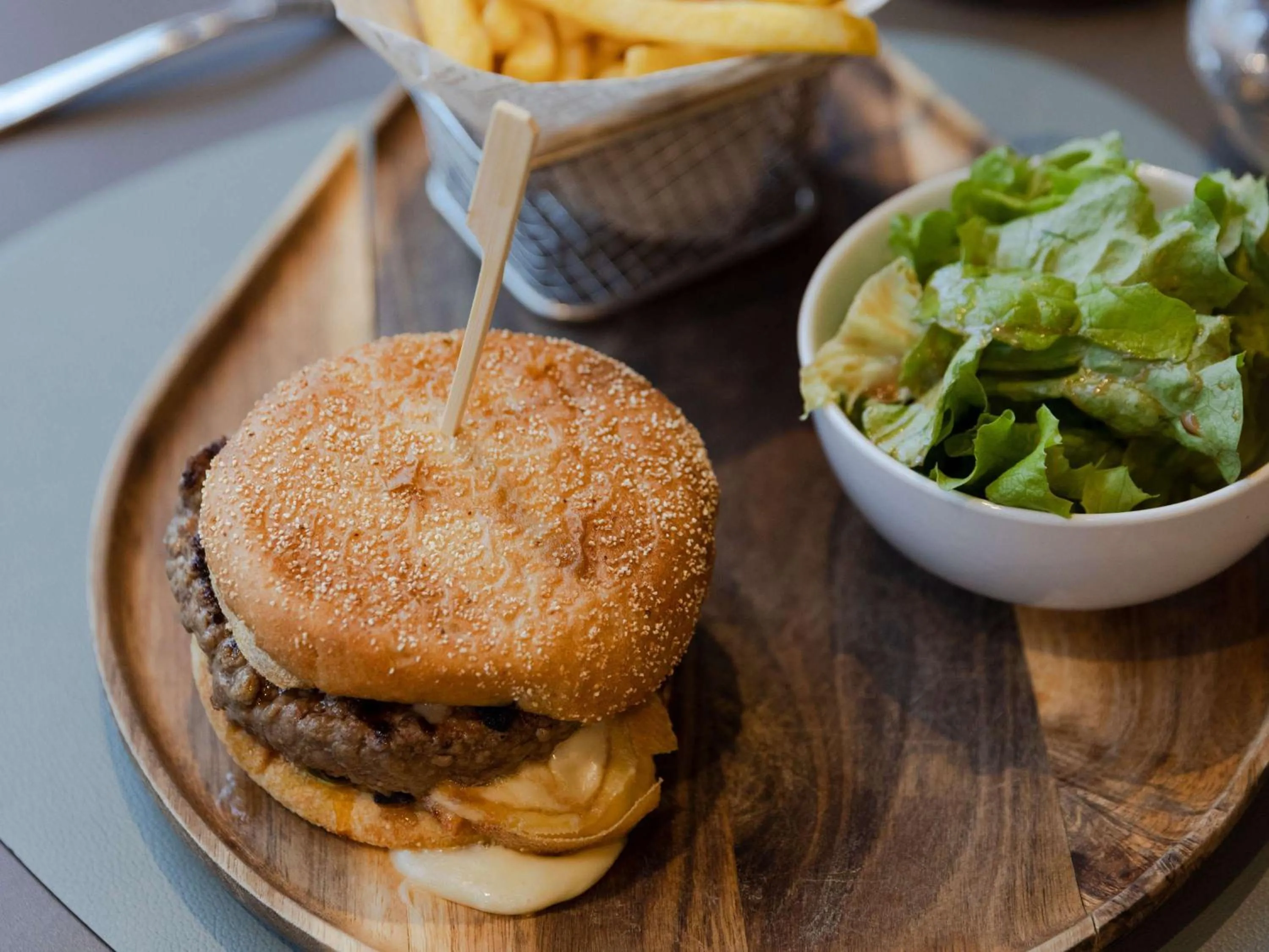 Restaurant/places to eat in Pullman Paris La Défense