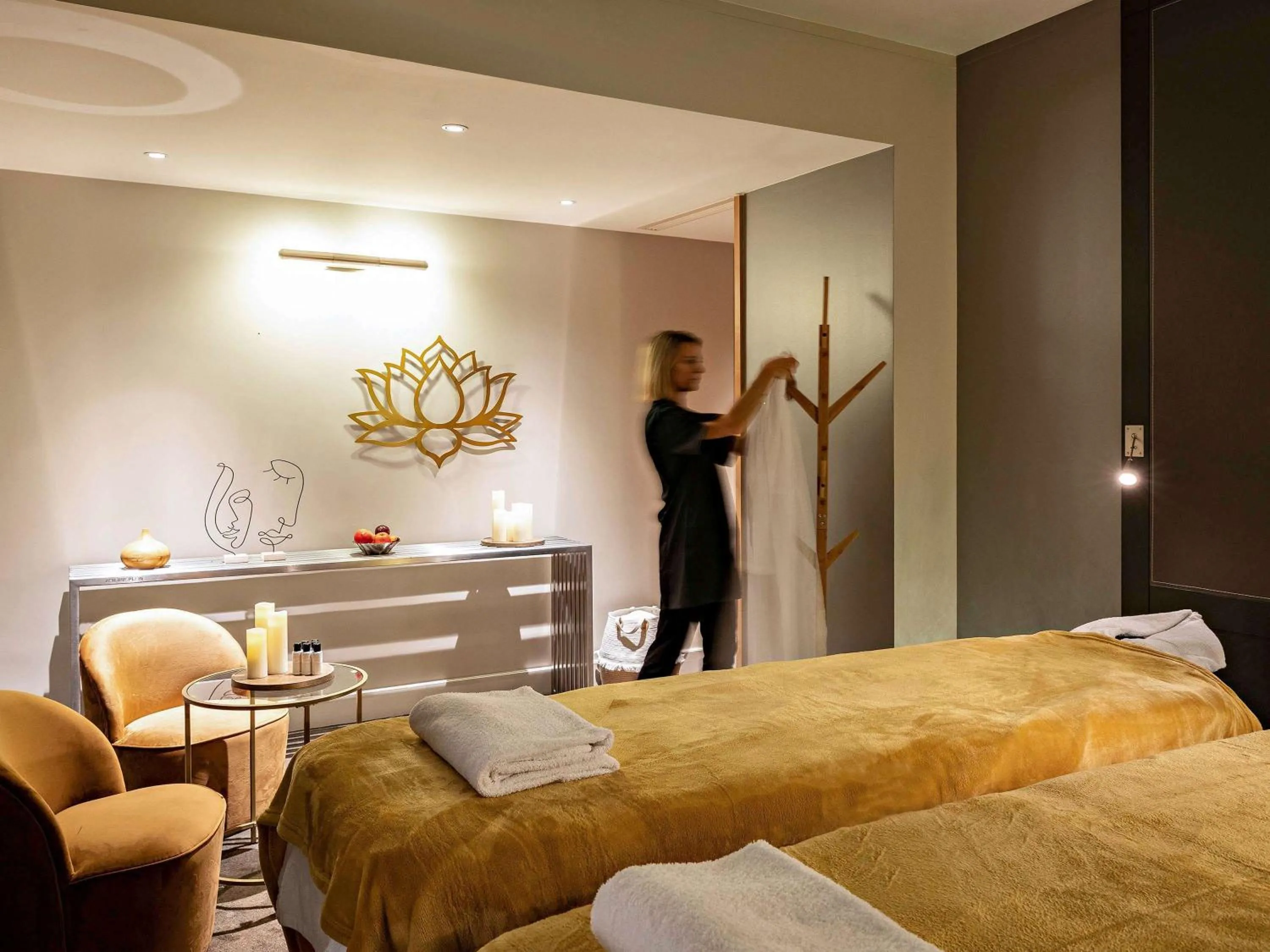 Spa and wellness centre/facilities, Bed in Pullman Paris La Défense