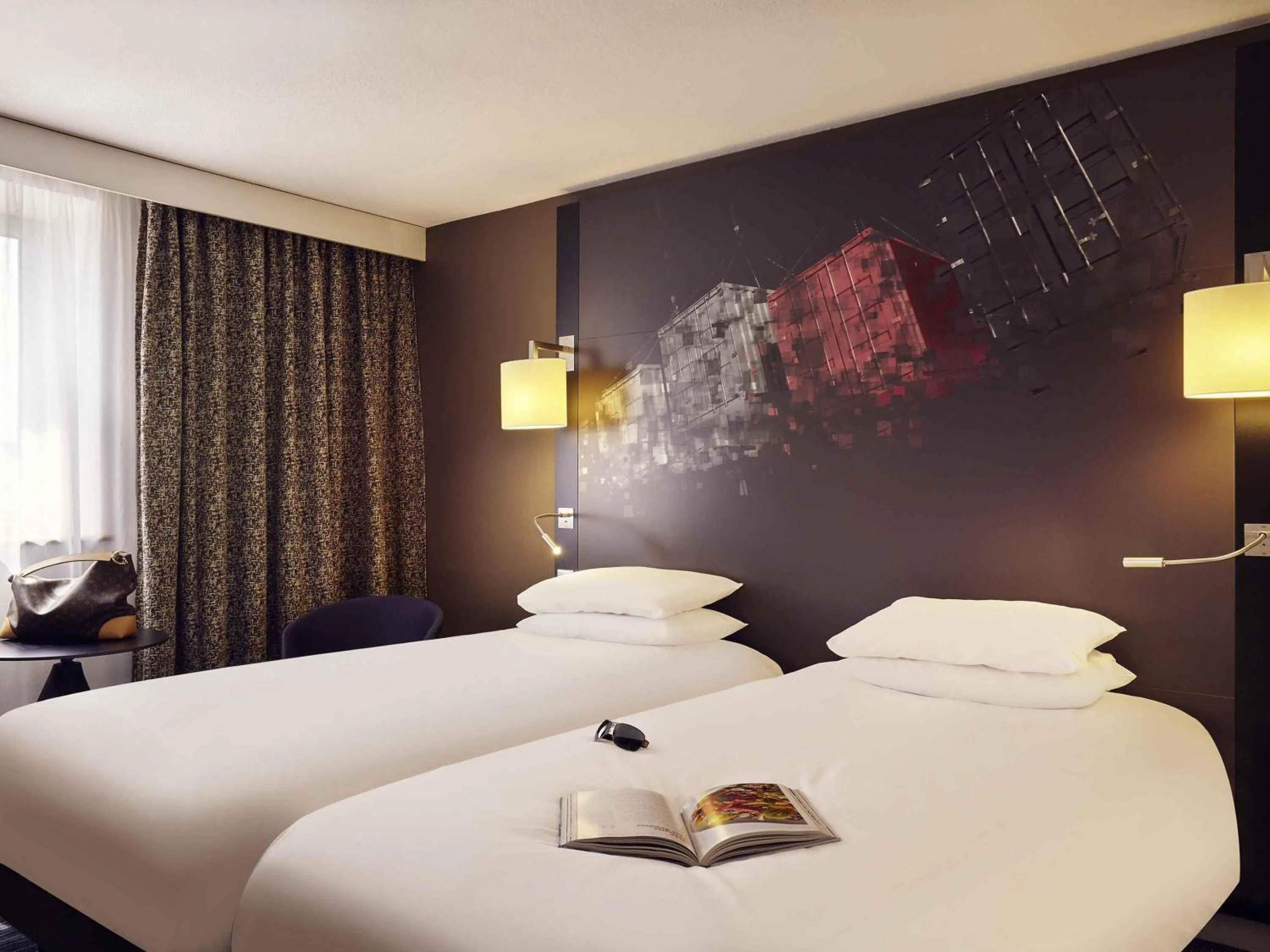 Bedroom, Bed in Mercure Le Havre Centre Bassin Du Commerce