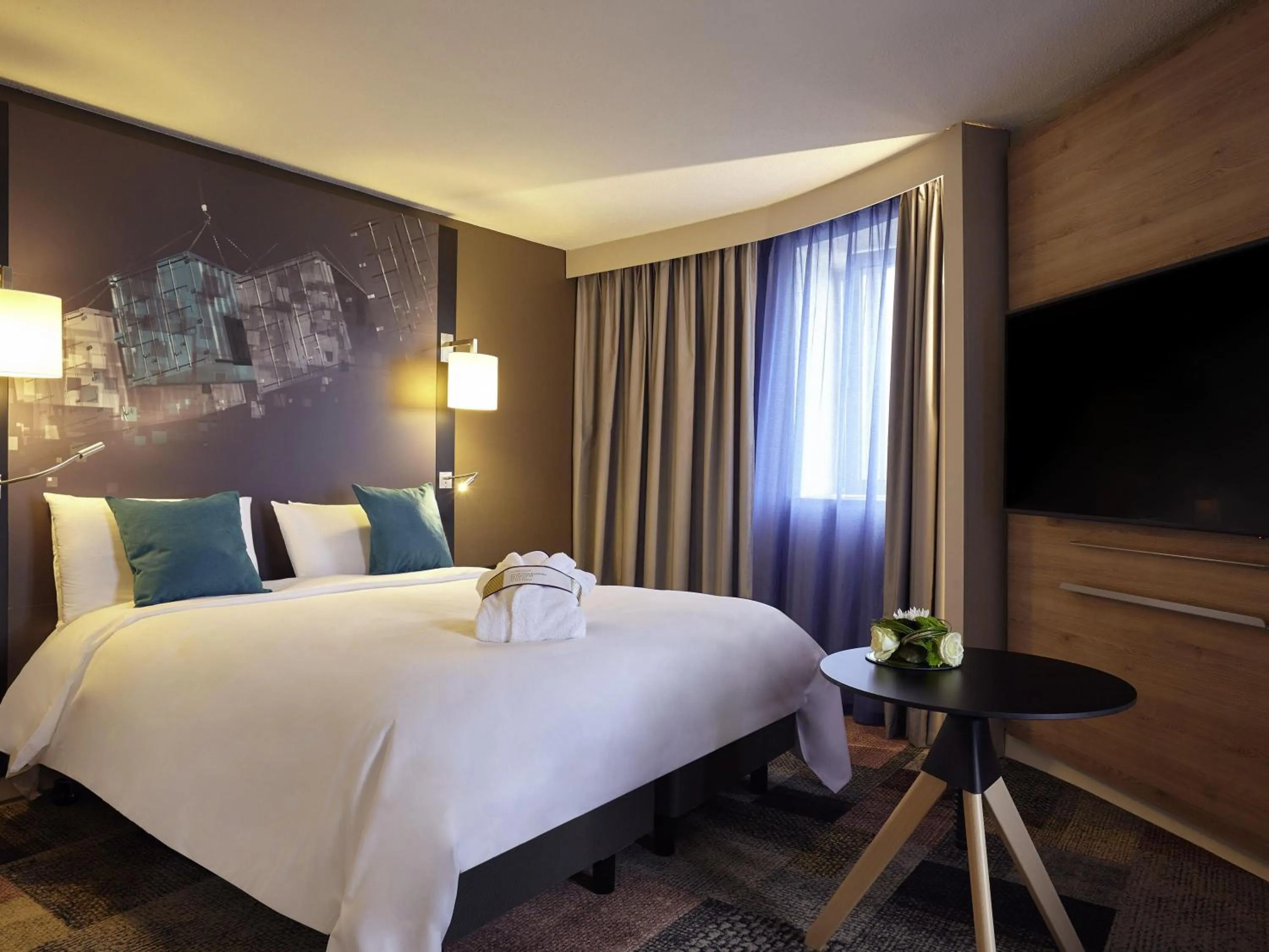 Bedroom, Bed in Mercure Le Havre Centre Bassin Du Commerce