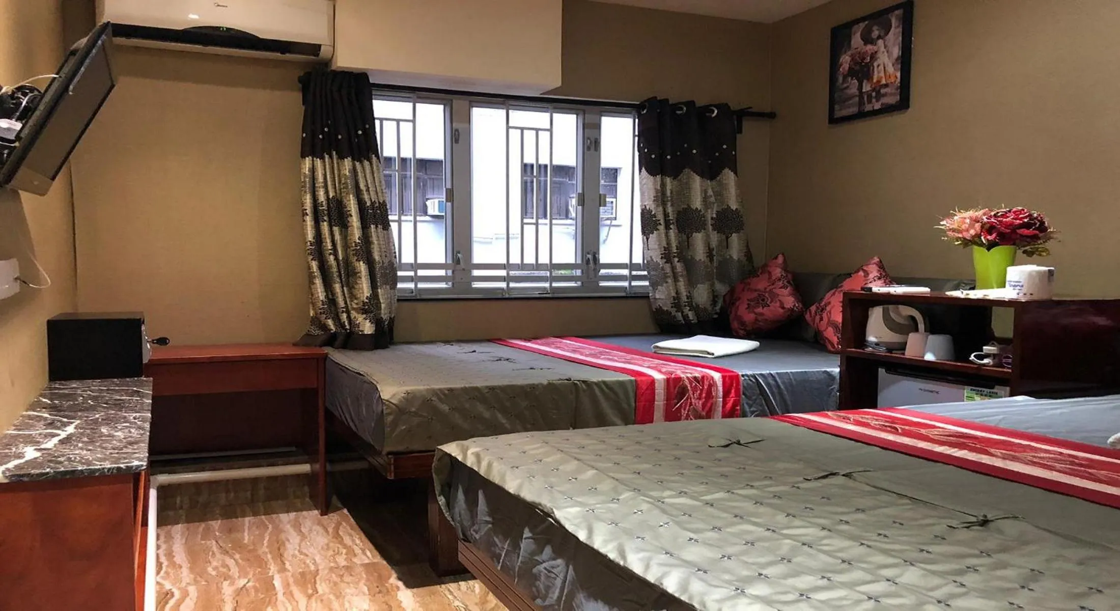 Decorative detail, Bed in Rich Hostel