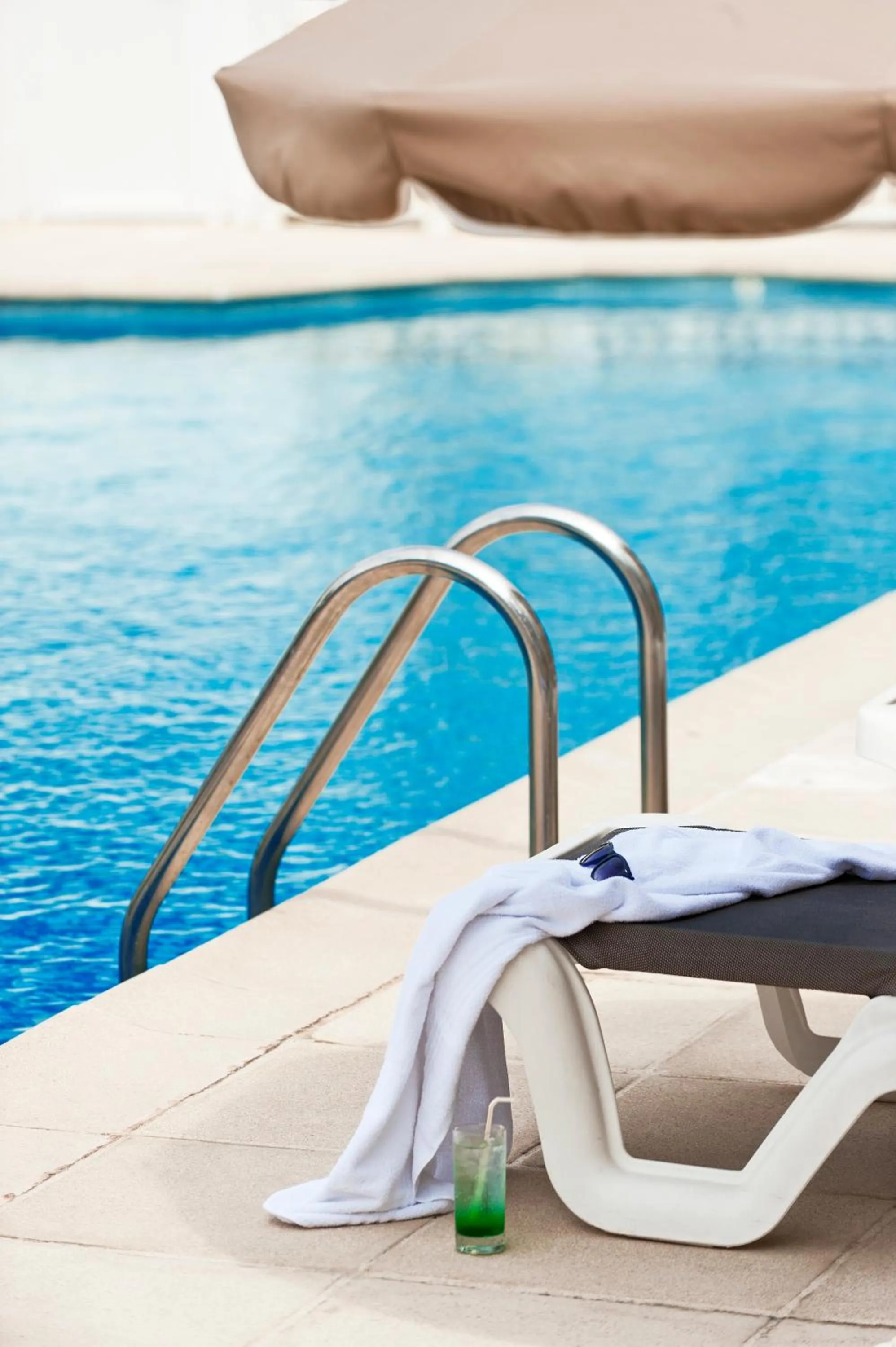 Swimming pool in ibis Styles Nice Cap 3000 Aéroport