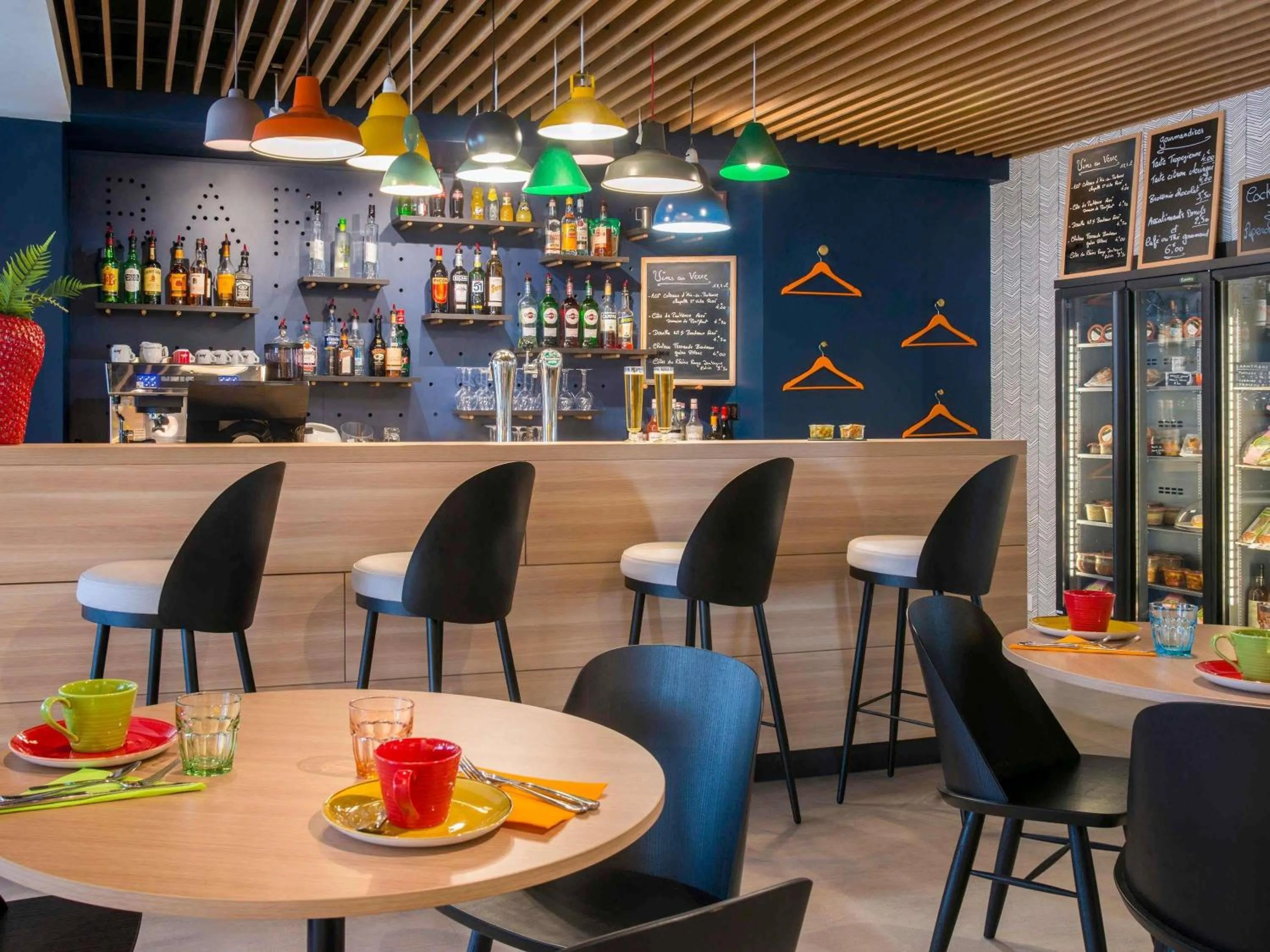 Lounge or bar in ibis Styles Nice Cap 3000 Aéroport