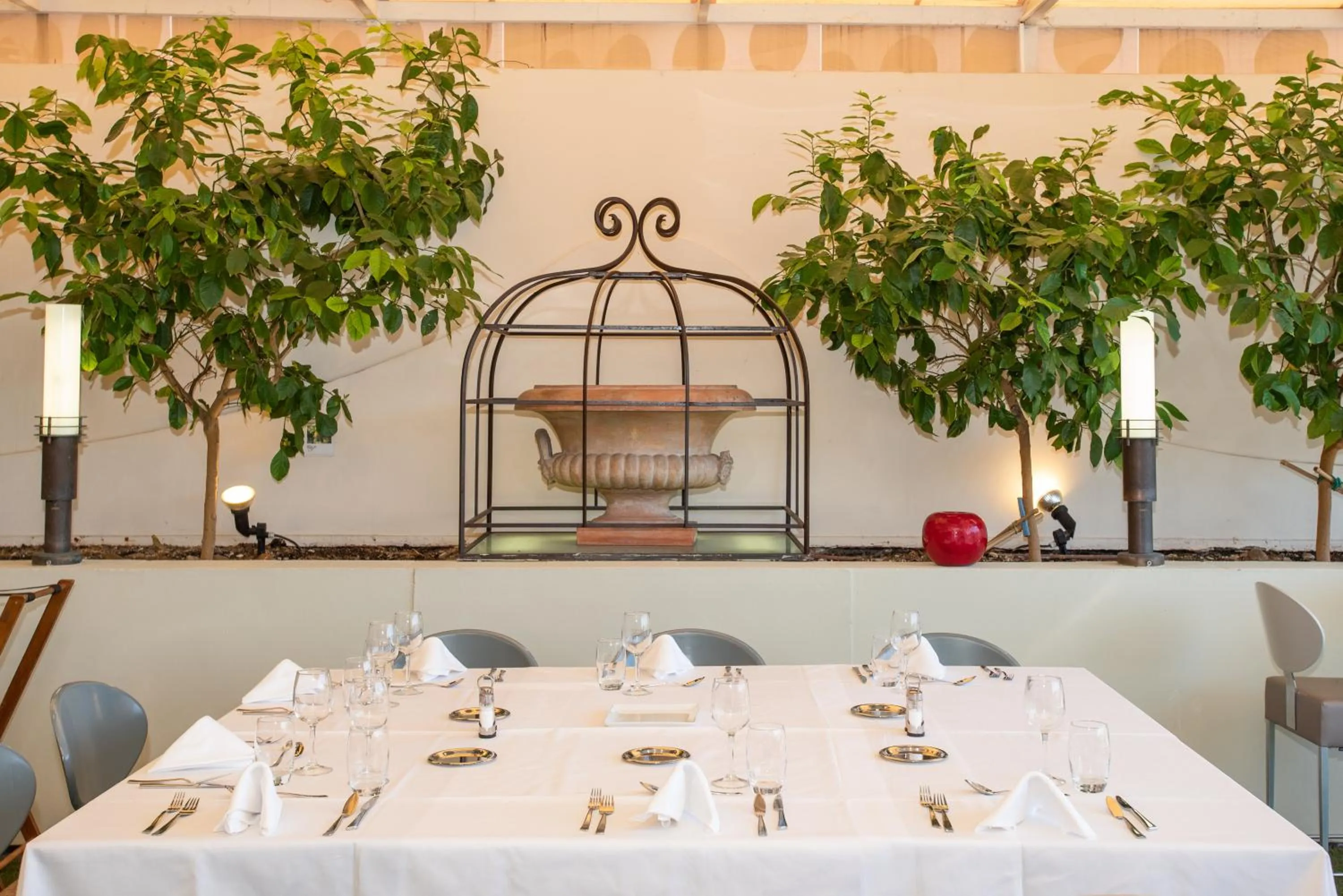 Patio in Mercure Marseille Centre Vieux Port