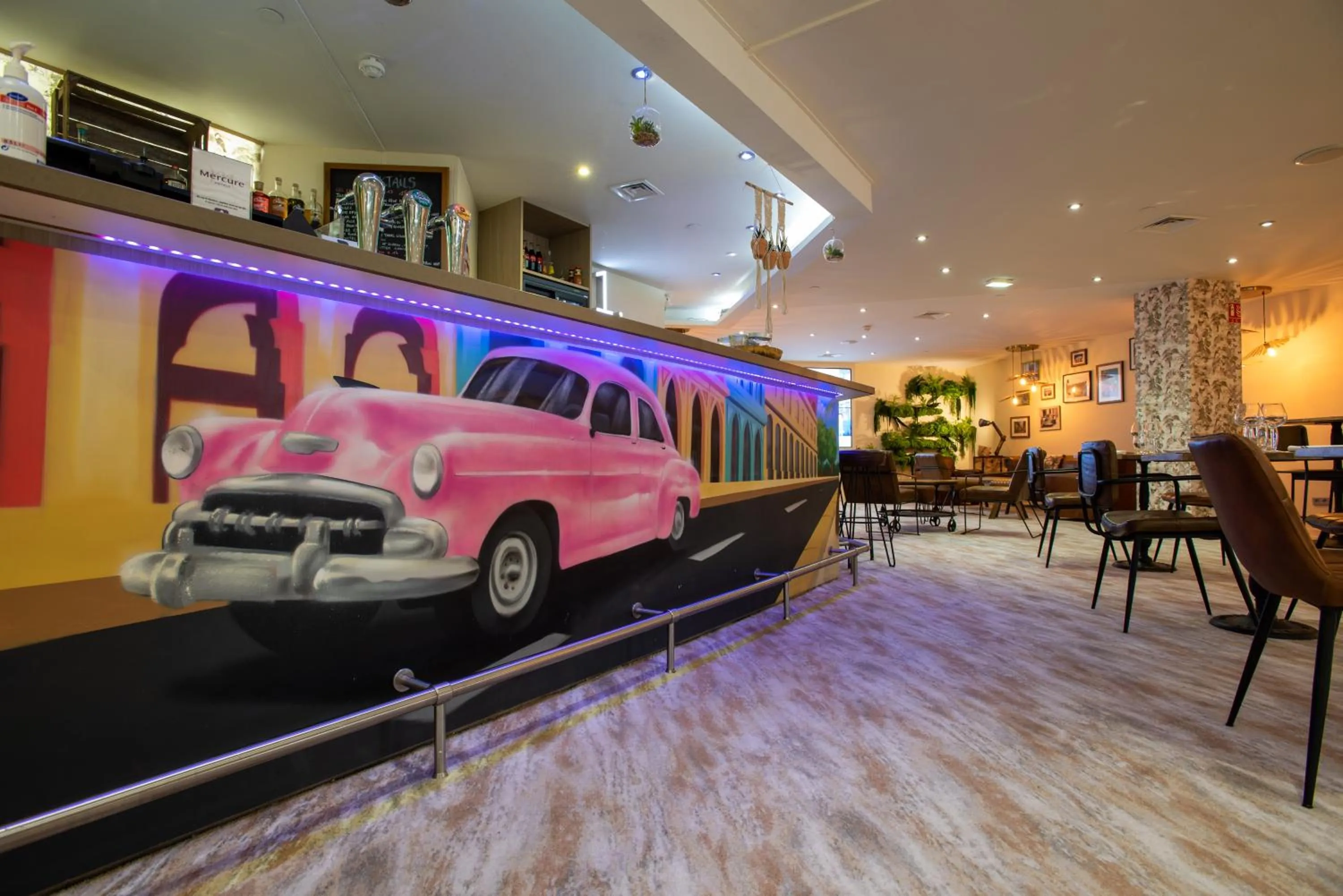 Lounge or bar in Mercure Marseille Centre Vieux Port