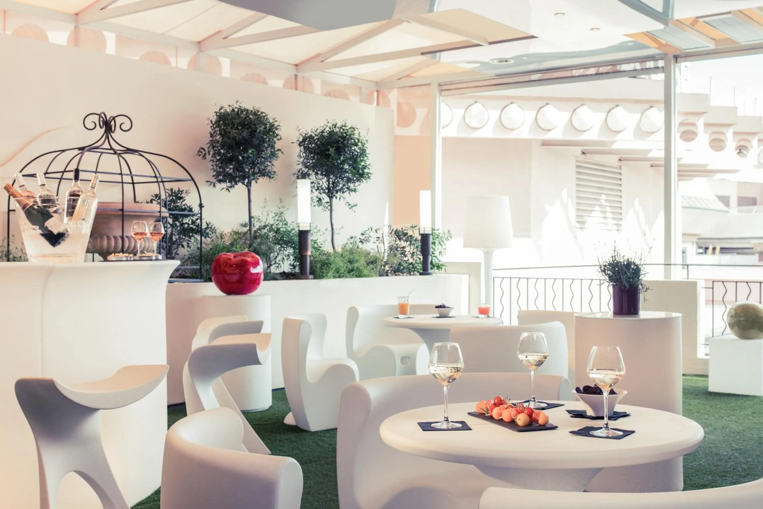 Restaurant/places to eat in Mercure Marseille Centre Vieux Port