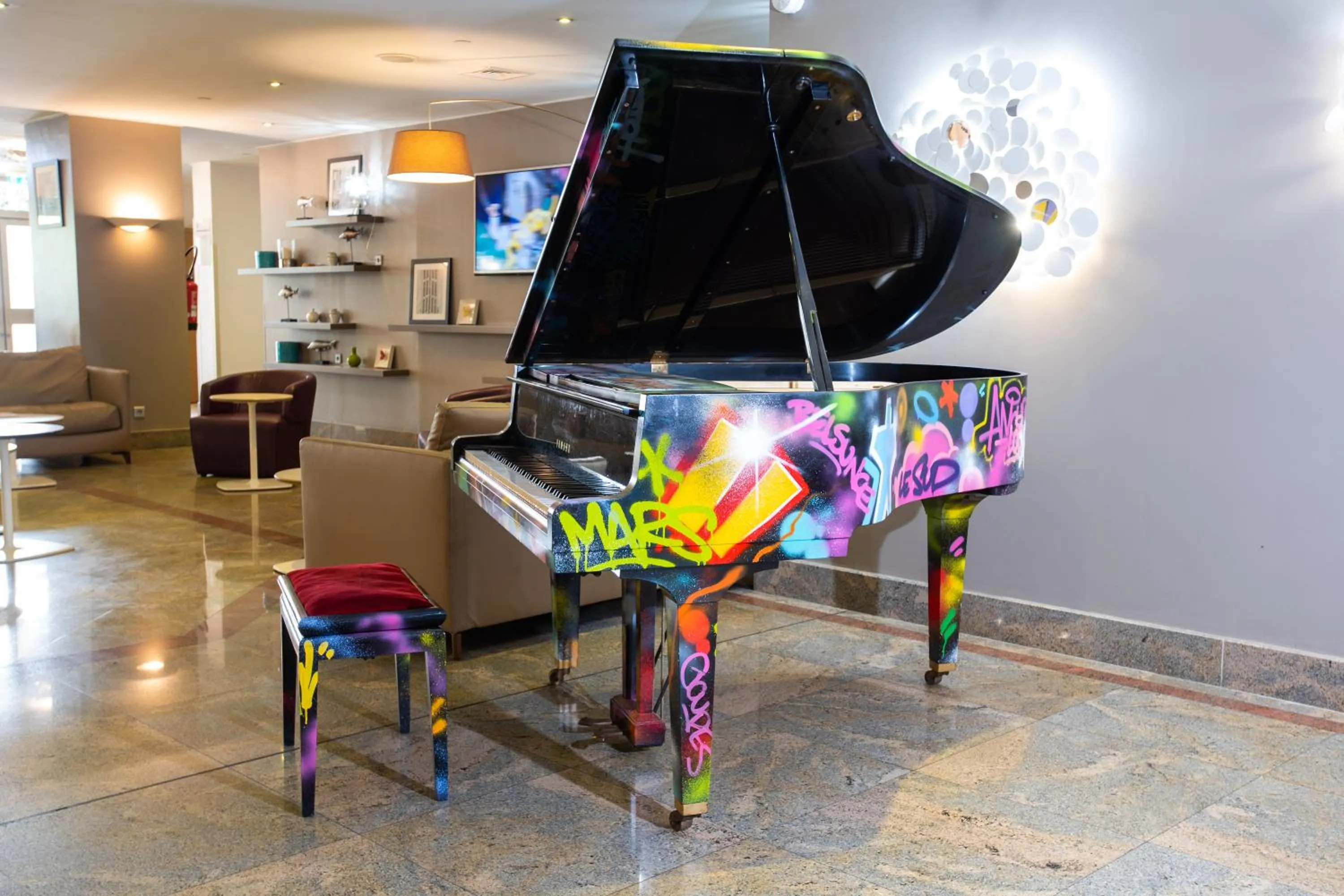 Lobby or reception in Mercure Marseille Centre Vieux Port