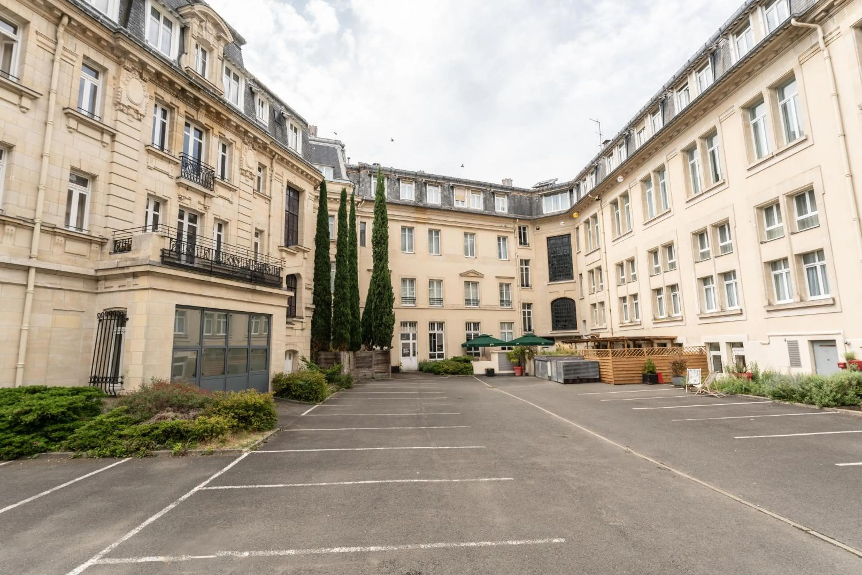 Parking in Mercure Le Mans Centre