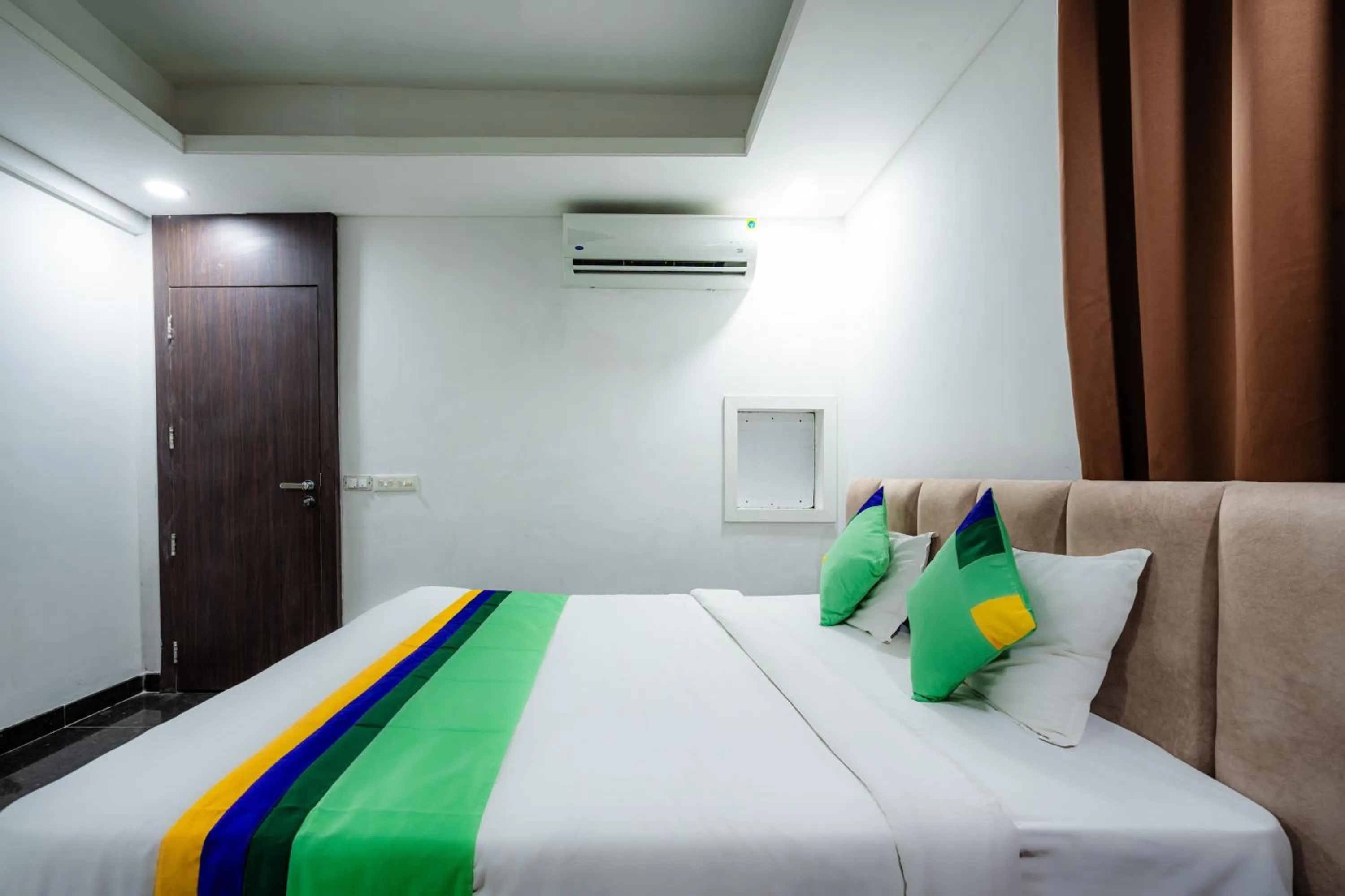 Bed in Treebo Silver Apartment