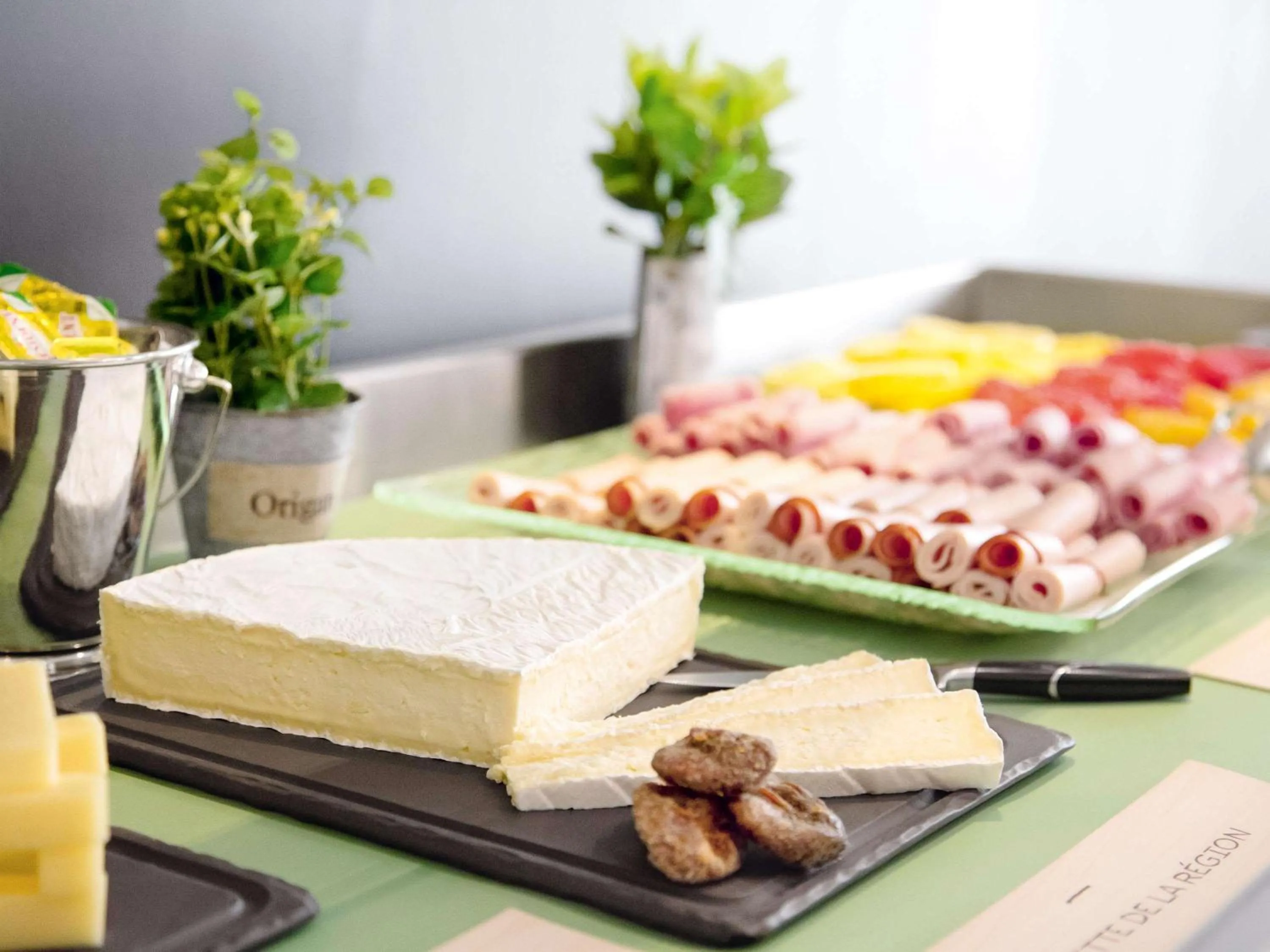 Restaurant/places to eat in Novotel Lille Centre Gares