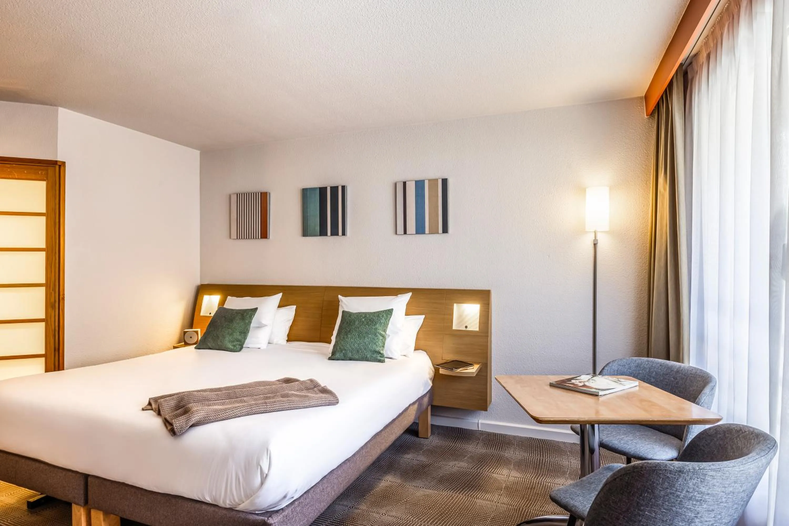 Bedroom, Bed in Novotel Lille Centre Gares