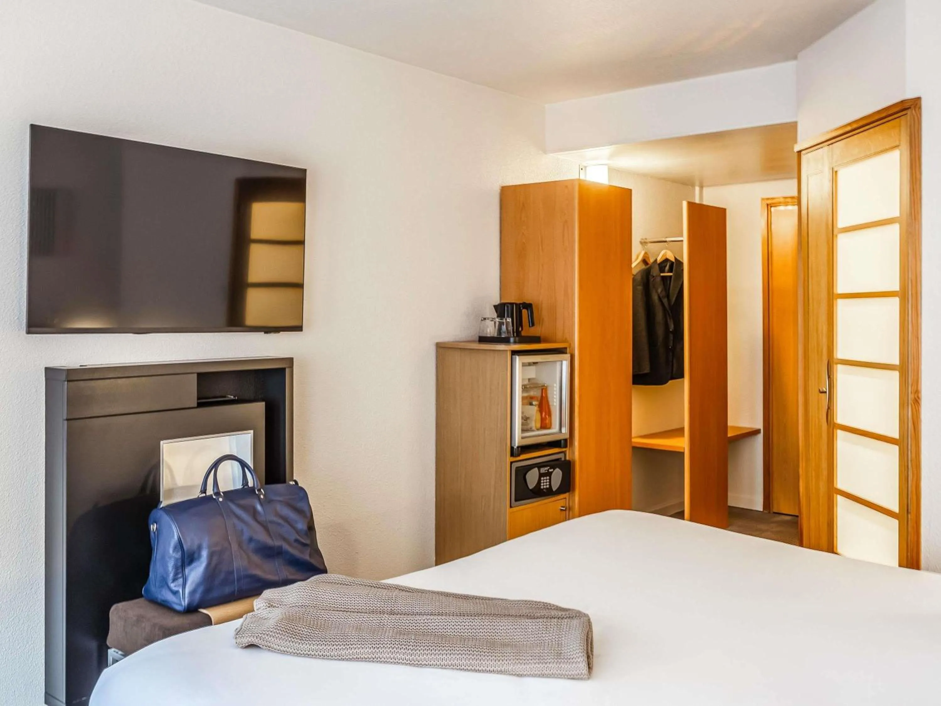 Bedroom, Bed in Novotel Lille Centre Gares