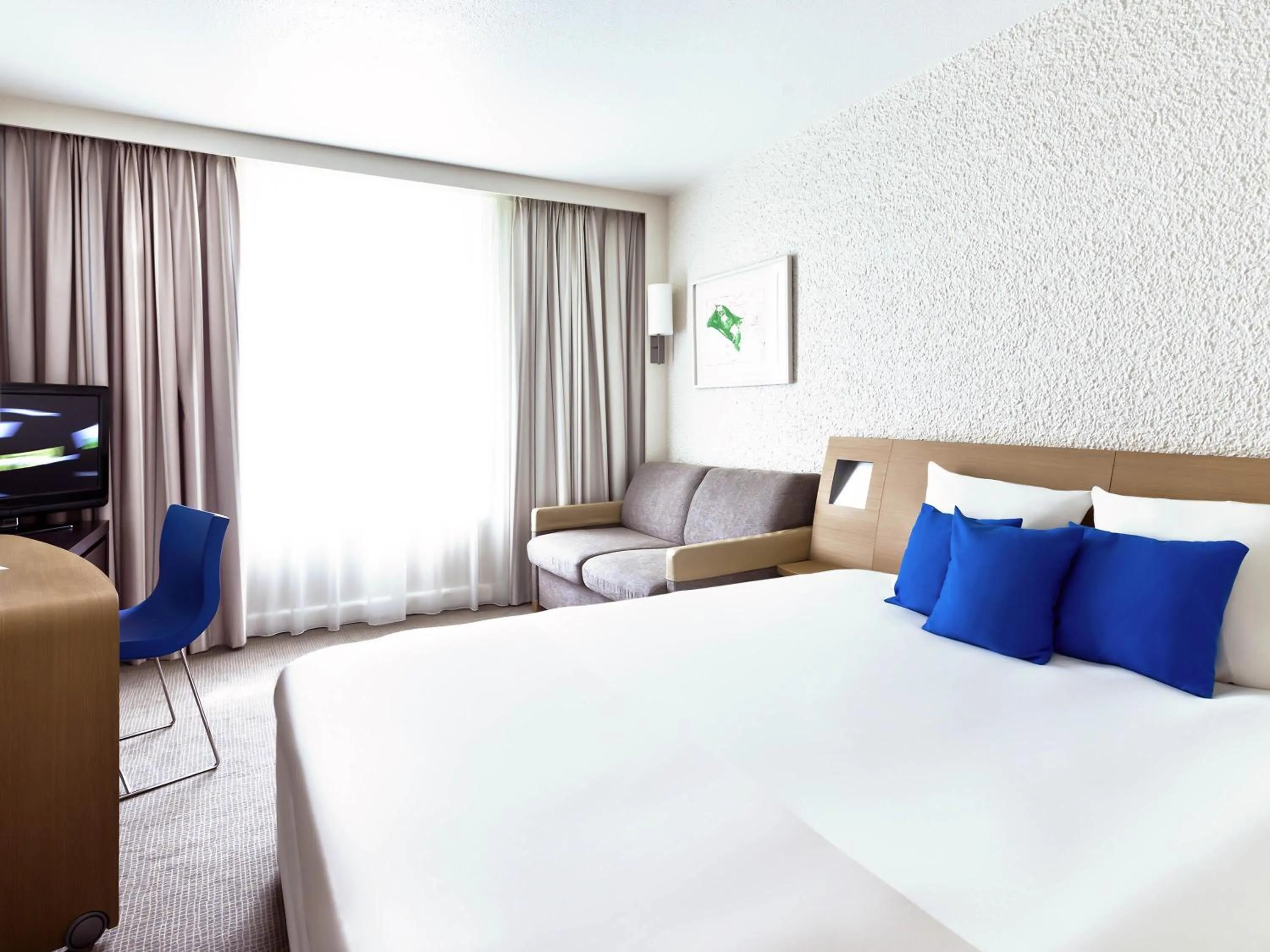 Bedroom, Bed in Novotel Nice Aéroport Cap 3000