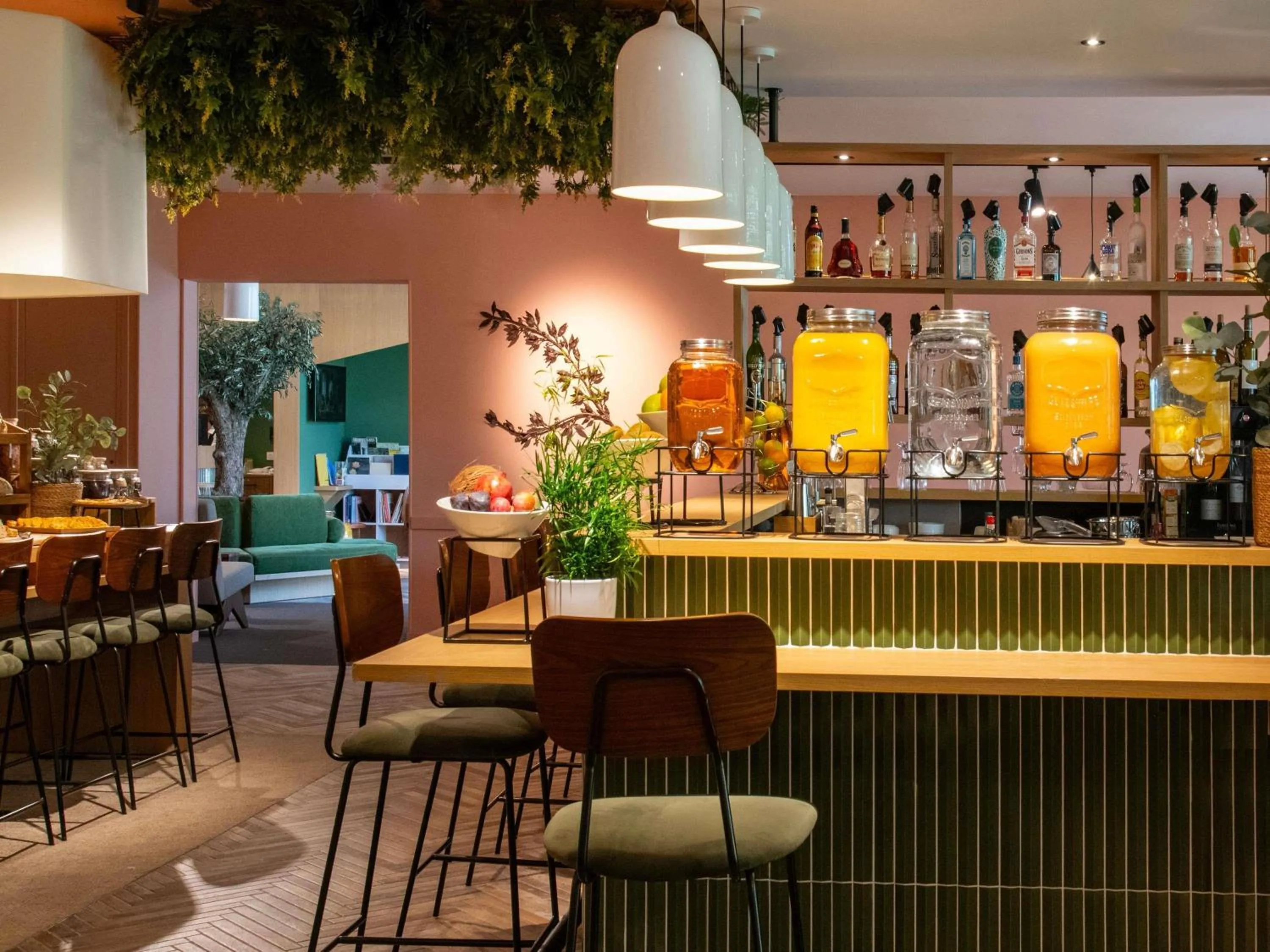 Lounge or bar in Novotel Nice Aéroport Cap 3000