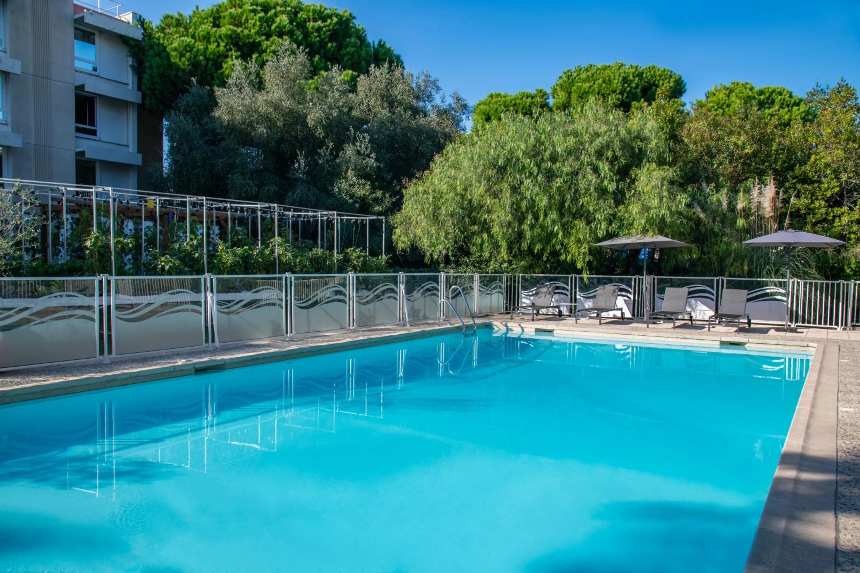 Swimming pool in Novotel Nice Aéroport Cap 3000