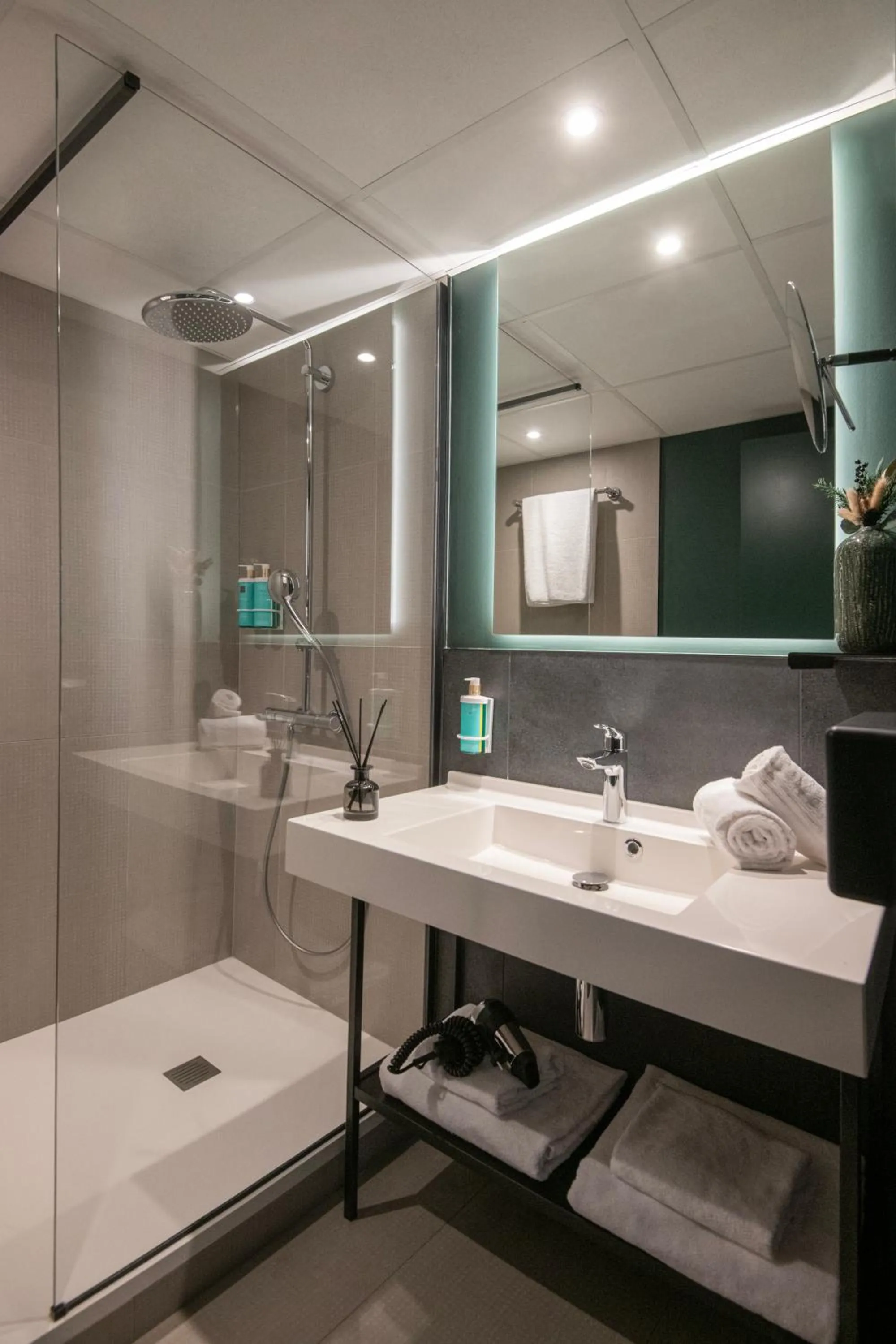 Bathroom in Novotel Nice Aéroport Cap 3000