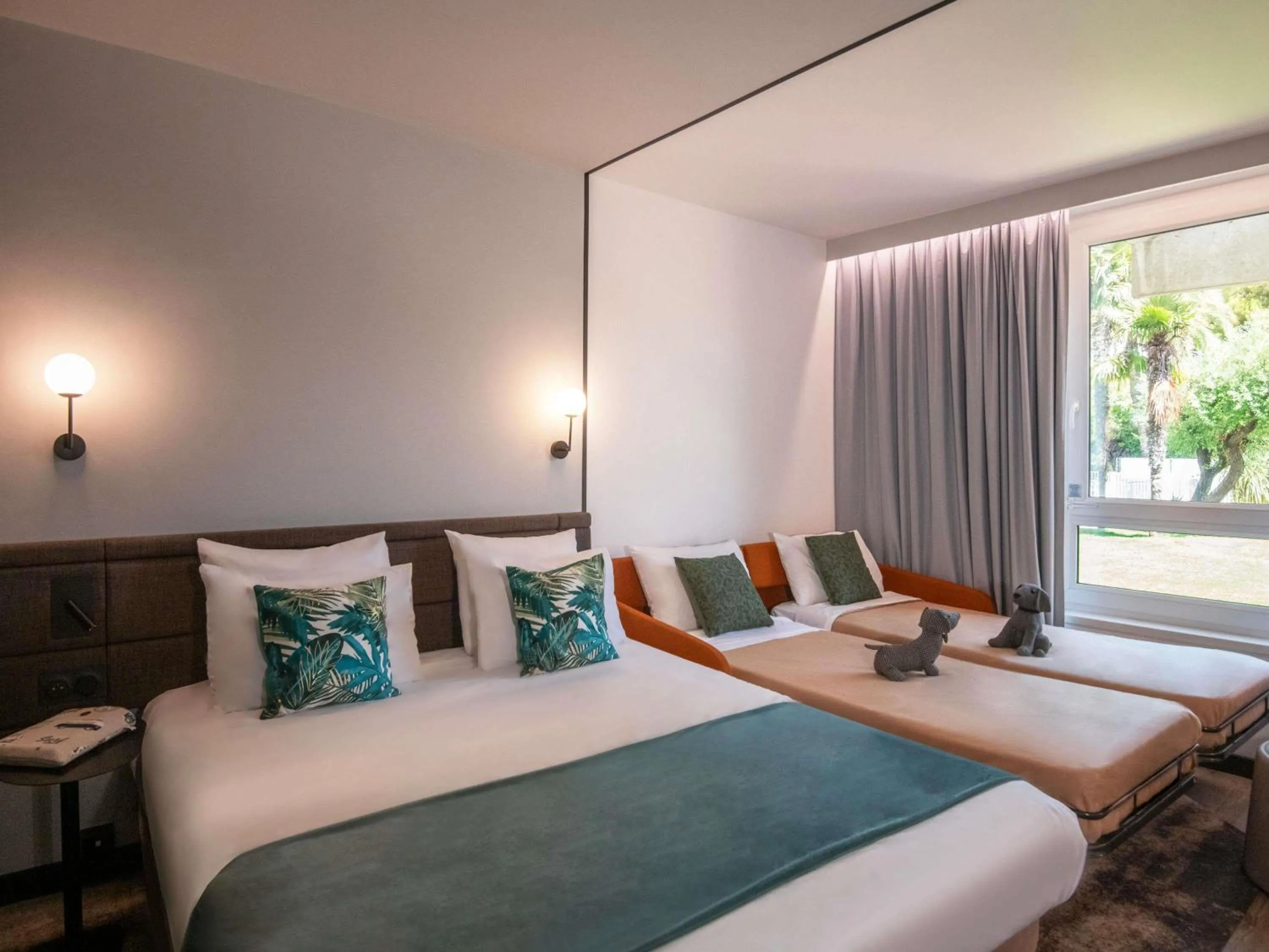 Bedroom, Bed in Novotel Nice Aéroport Cap 3000