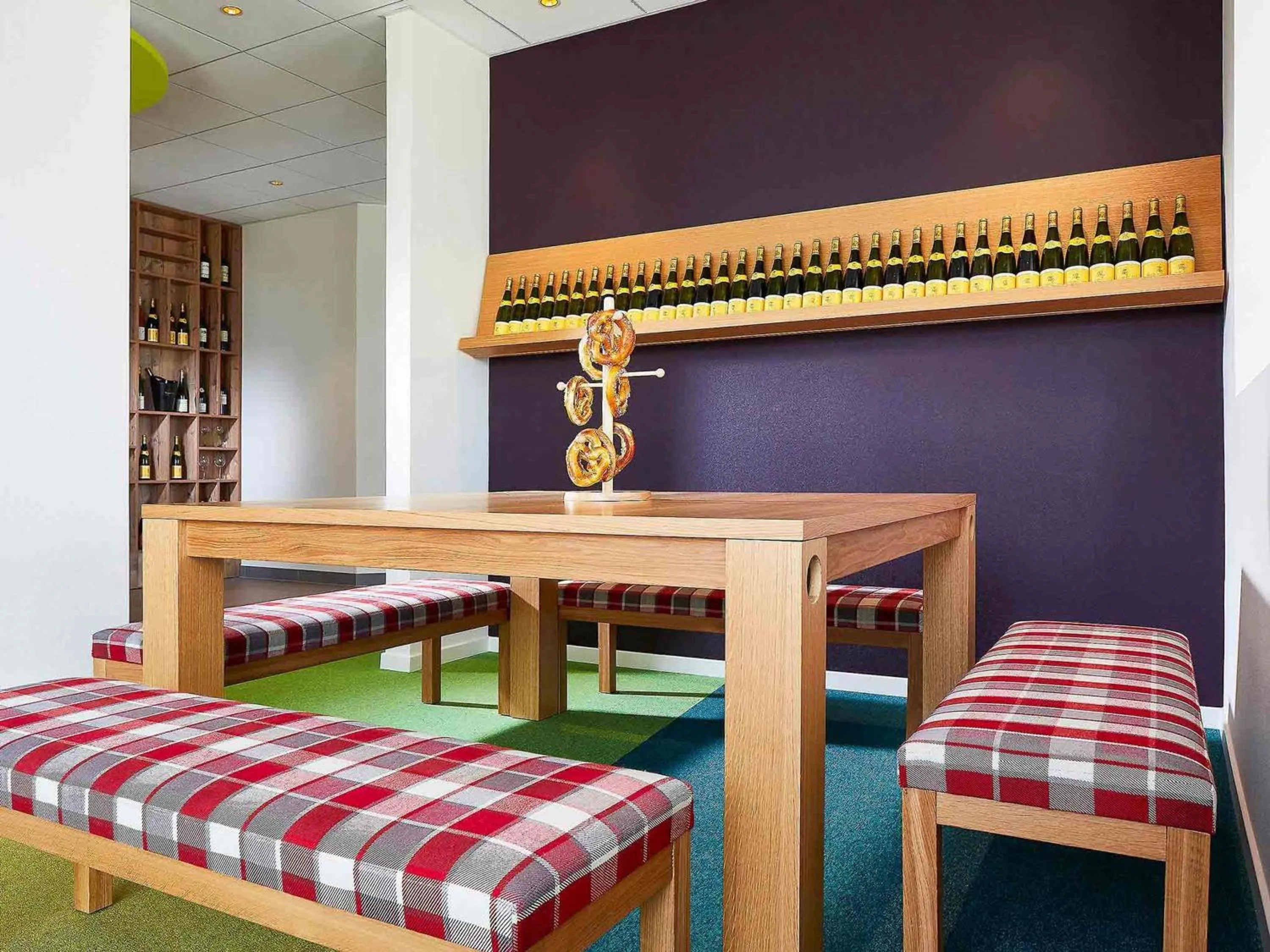 Lounge or bar, Bed in Ibis Styles Colmar Nord