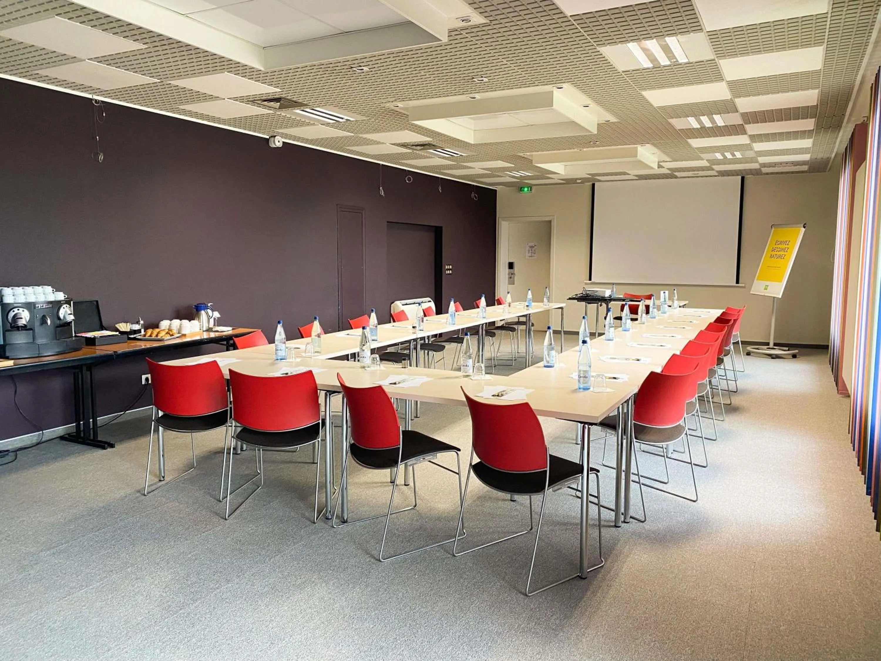 Meeting/conference room in Ibis Styles Colmar Nord