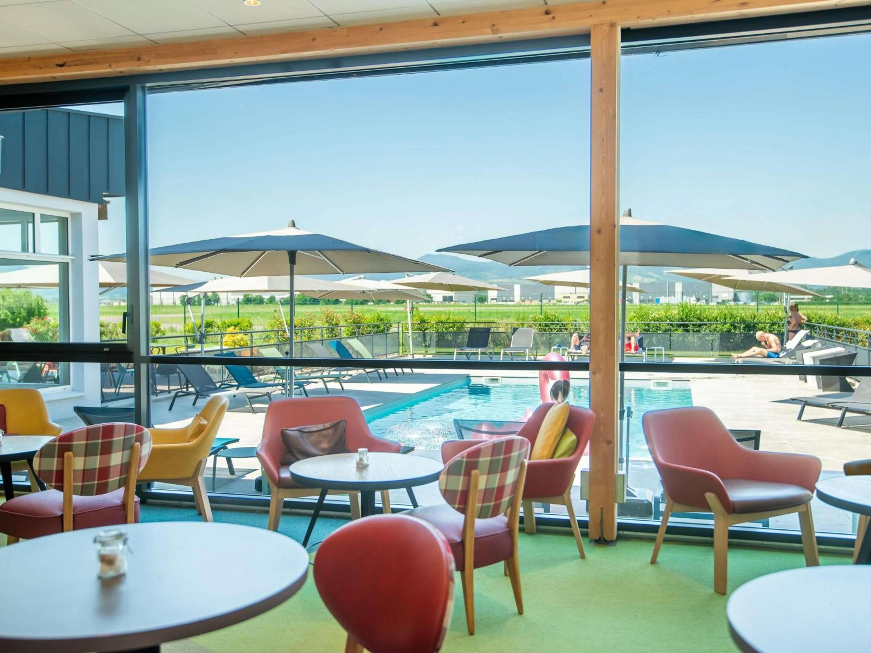 Lounge or bar in Ibis Styles Colmar Nord