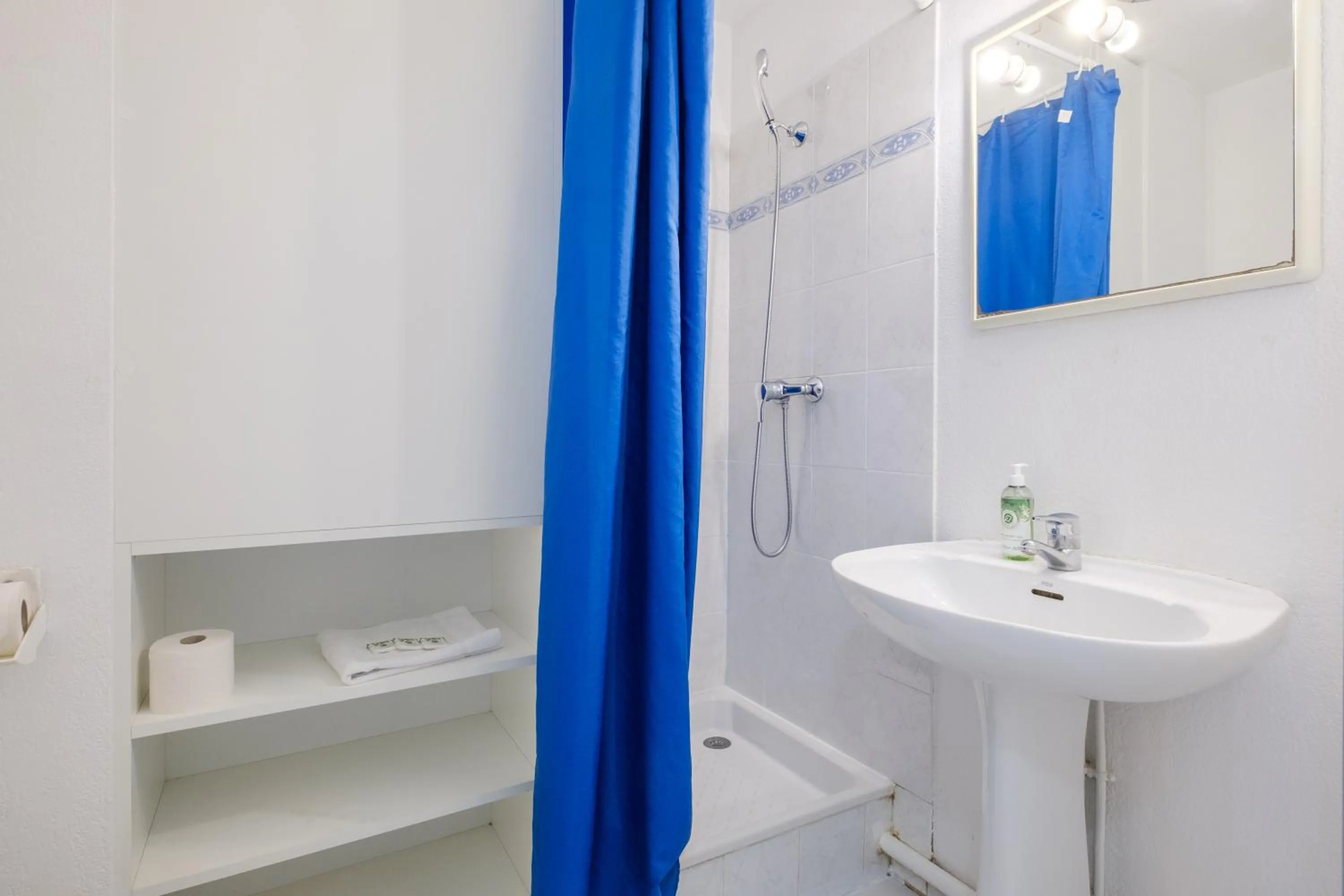 Bathroom in Residhotel Cannes Festival