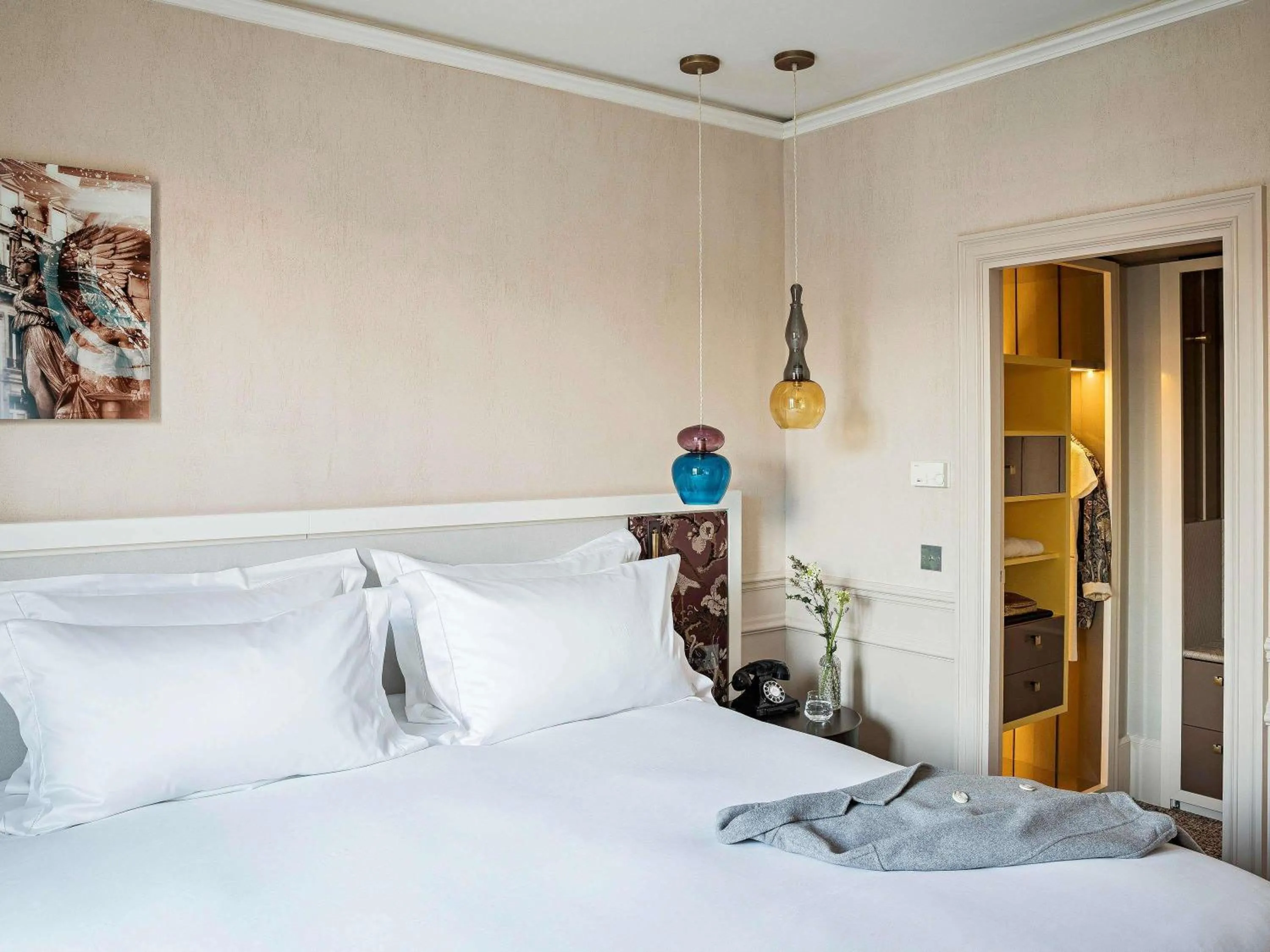 Bedroom, Bed in Sofitel Le Scribe Paris Opera