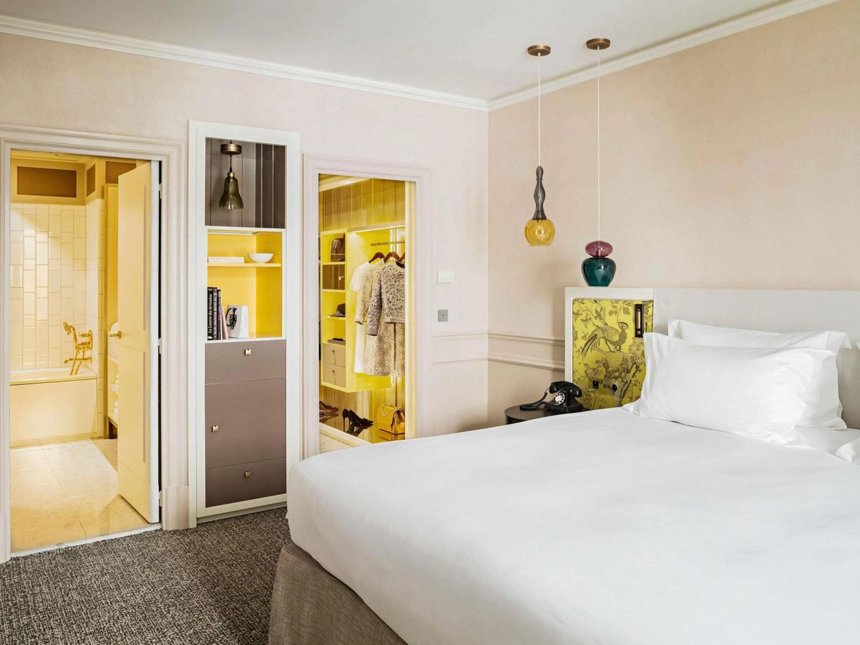 Bedroom, Bed in Sofitel Le Scribe Paris Opera