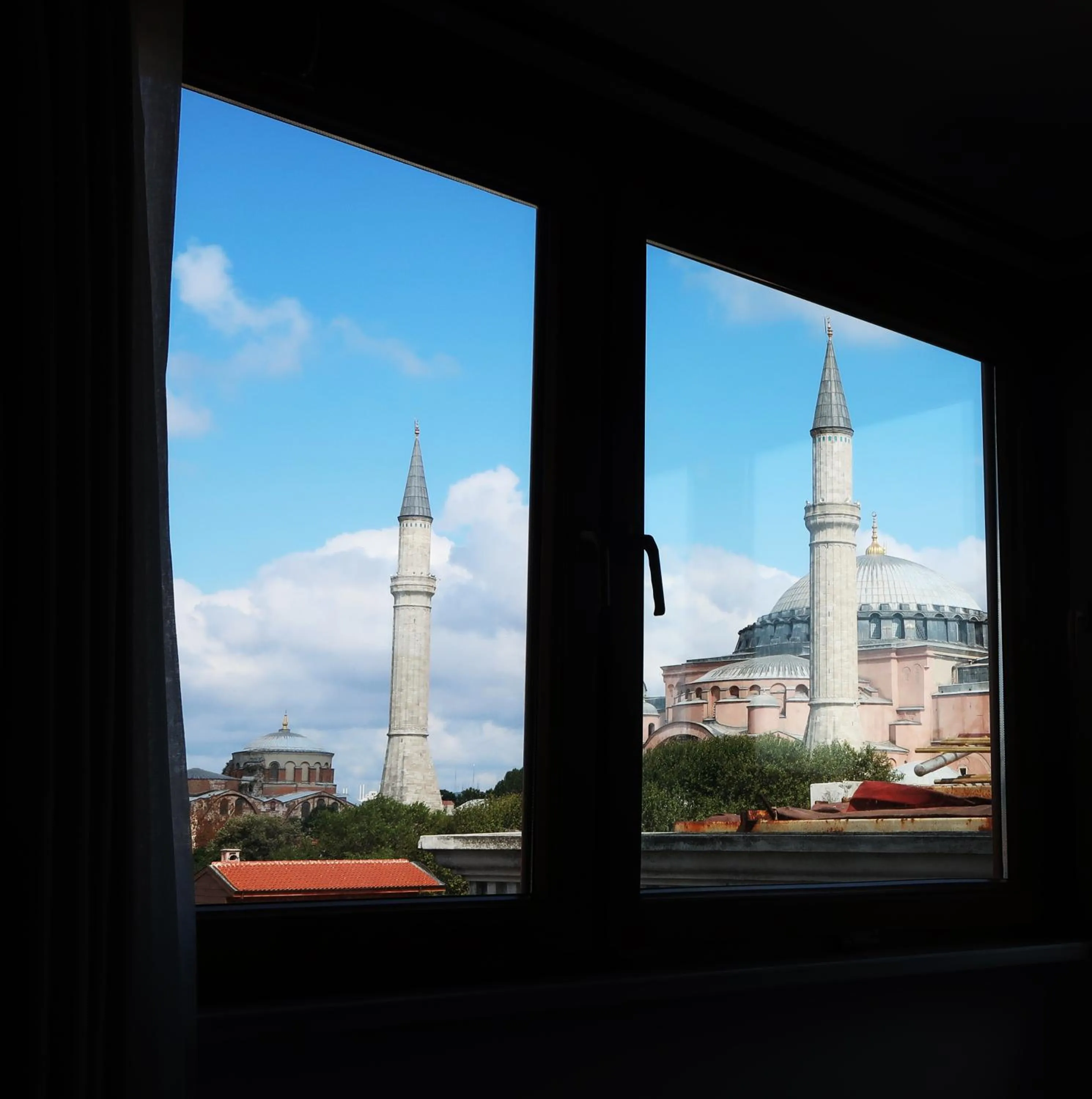 Day in Fuego Design Suites