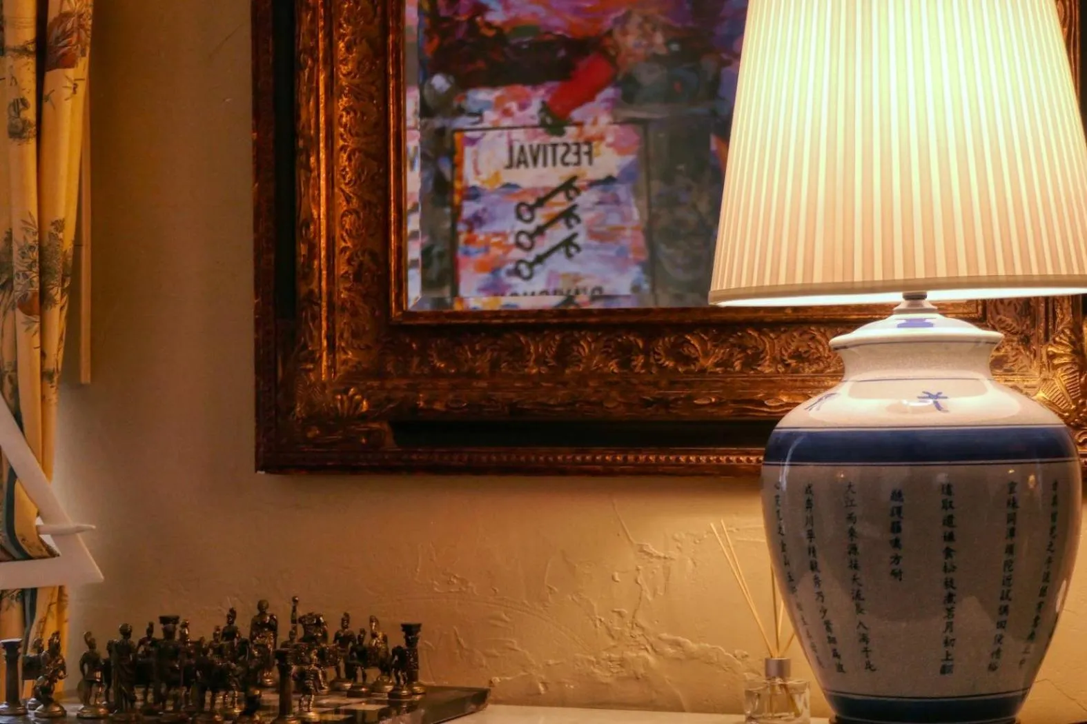 Communal lounge/ TV room in Au Saint Roch - Hôtel et Jardin