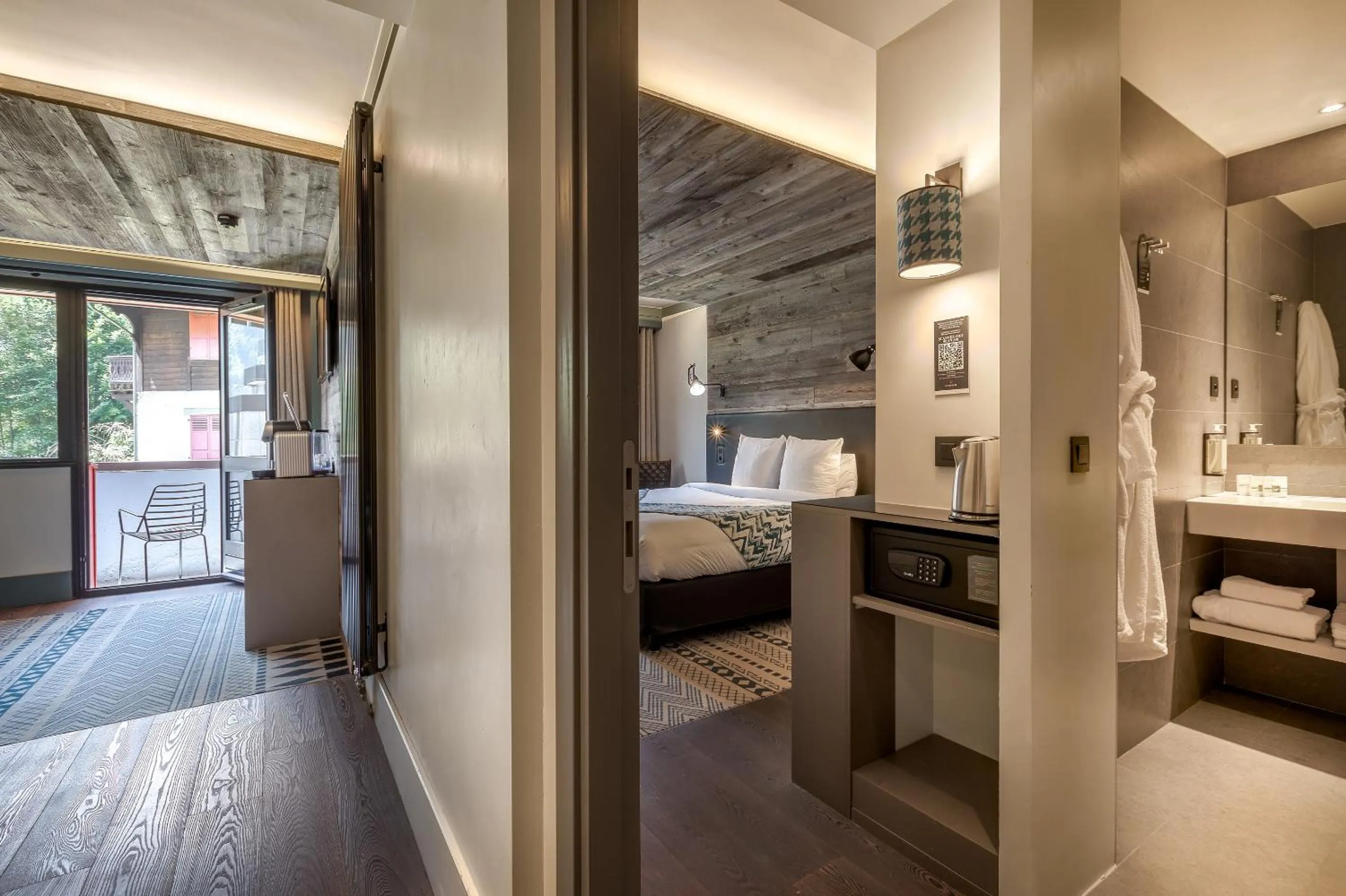 Bedroom, Bed in Chalet Hôtel Le Prieuré & Spa