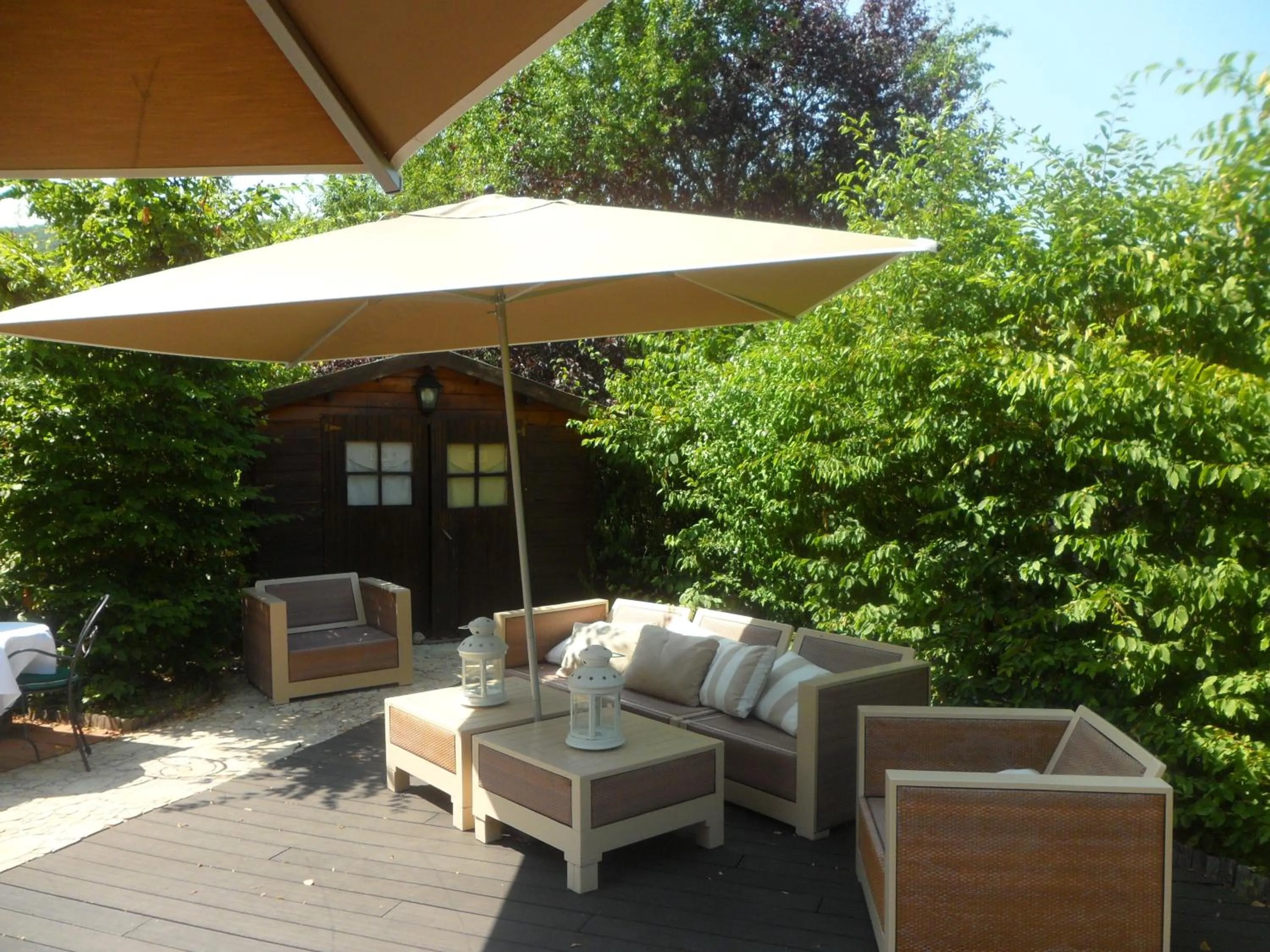 Patio in Hôtel Restaurant Verger des Châteaux, The Originals Relais, proche Sélestat