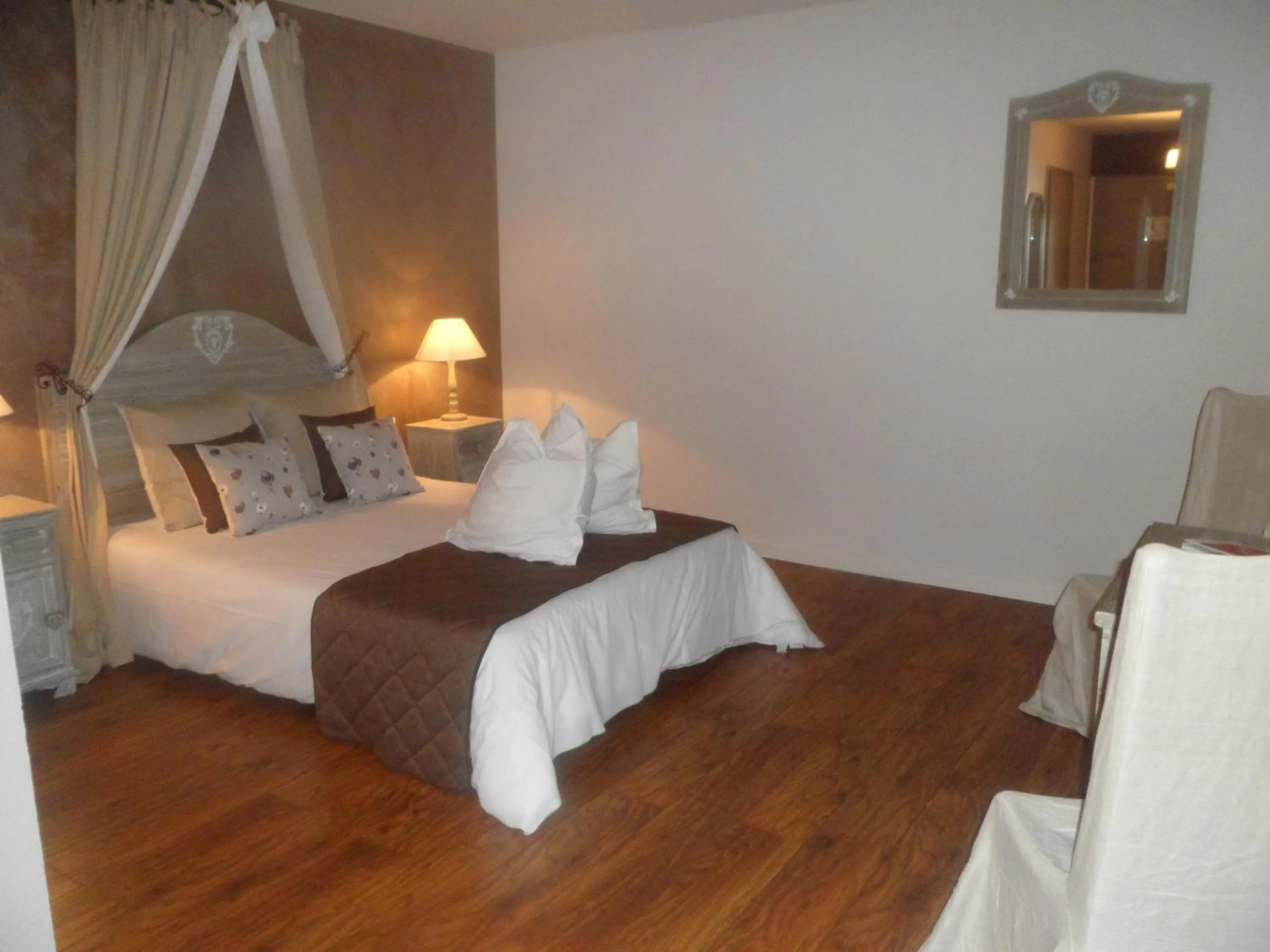 Photo of the whole room, Bed in Hôtel Restaurant Verger des Châteaux, The Originals Relais, proche Sélestat