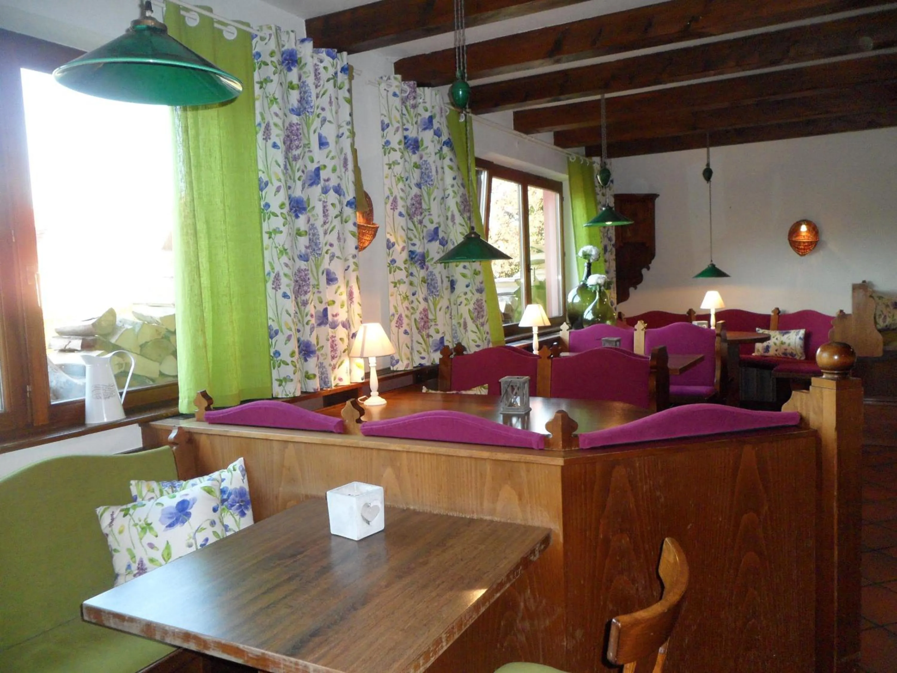 Day, Bed in Hôtel Restaurant Verger des Châteaux, The Originals Relais, proche Sélestat