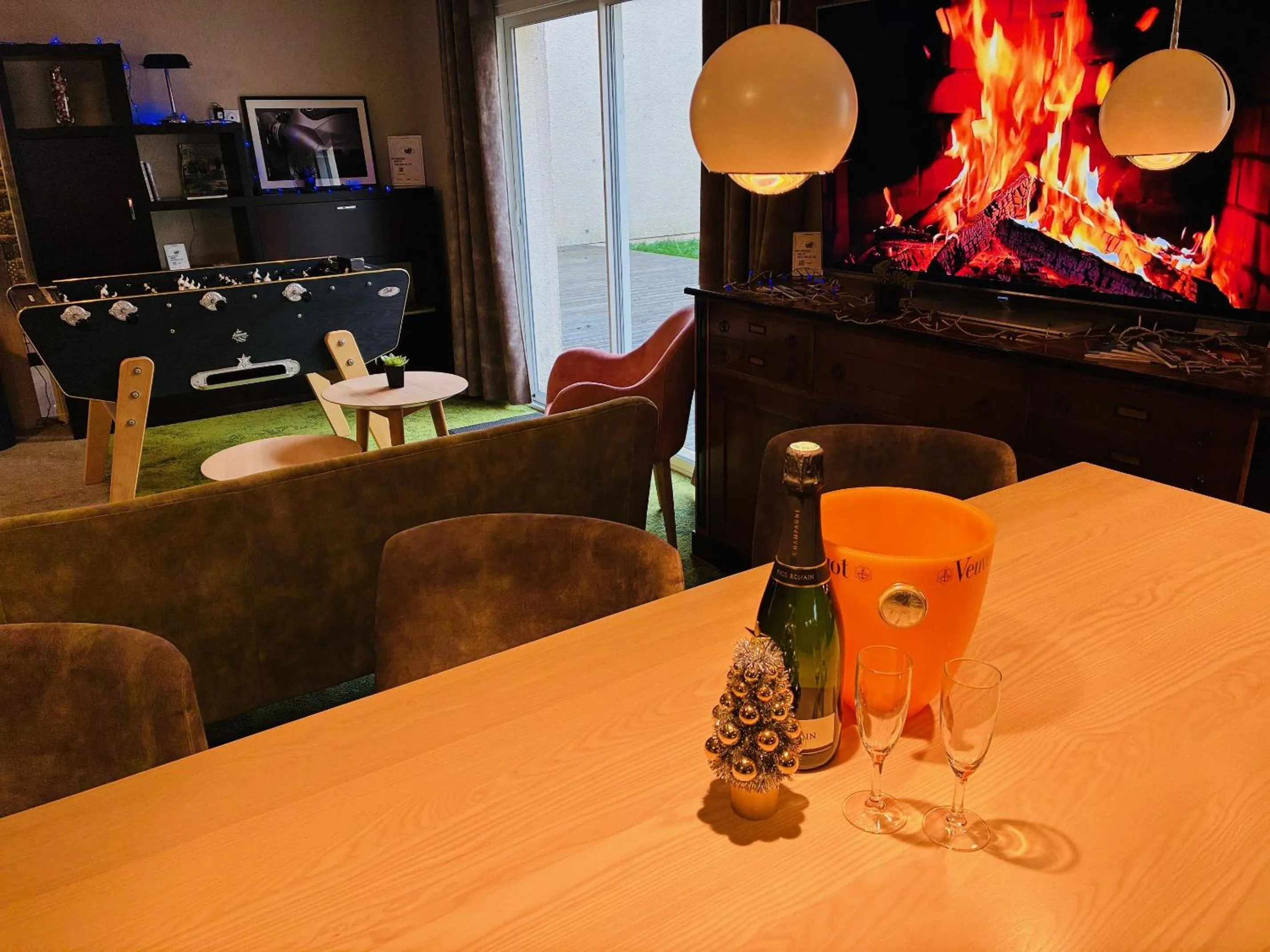 Hotel The Originals Bernay Acropole