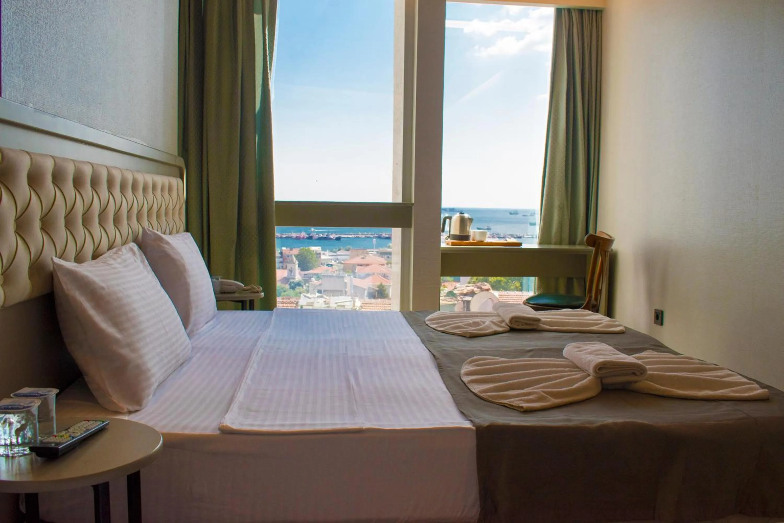 Photo of the whole room, Bed in Mayer Hotel Istanbul