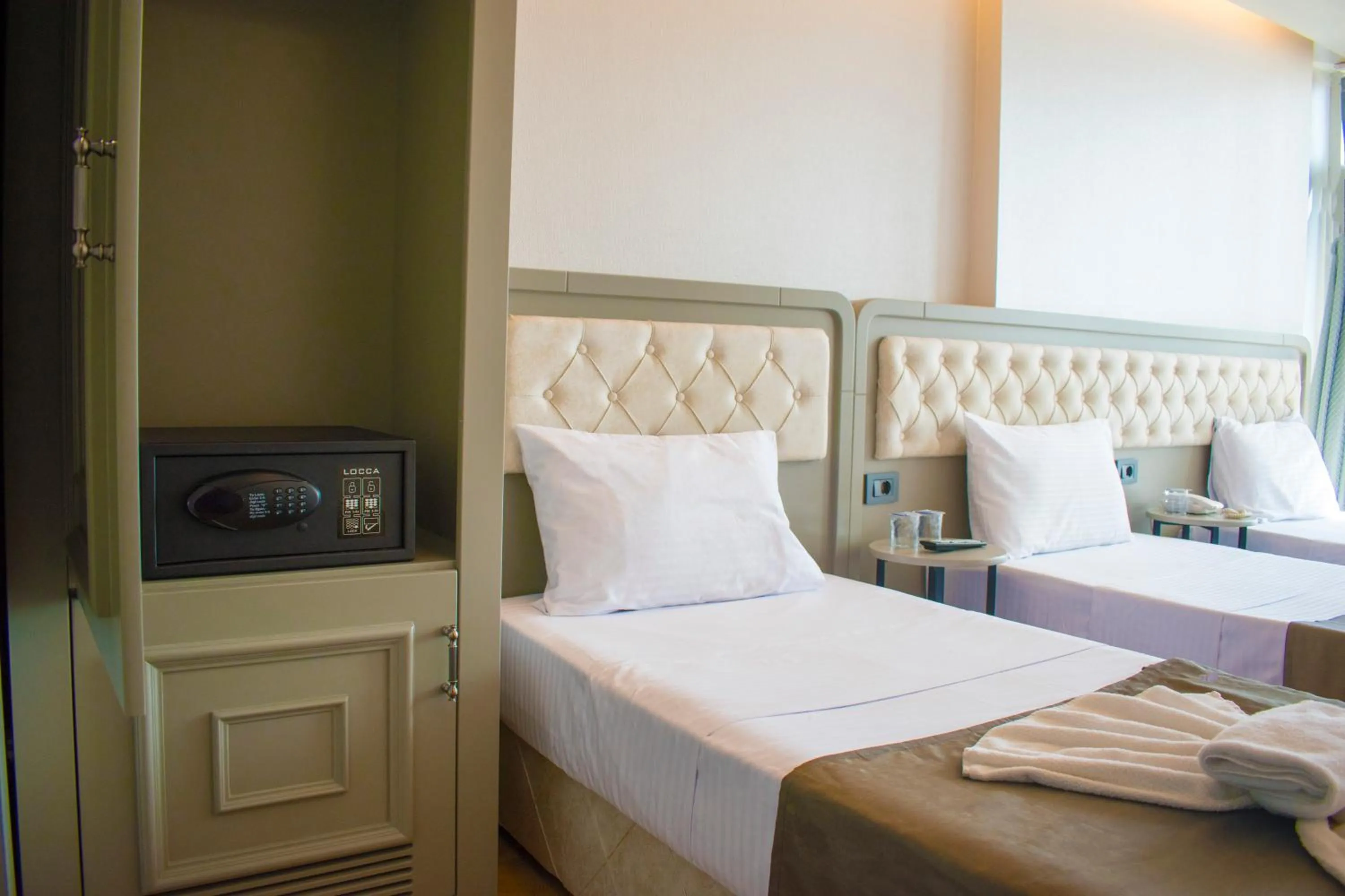 Photo of the whole room, Bed in Mayer Hotel Istanbul