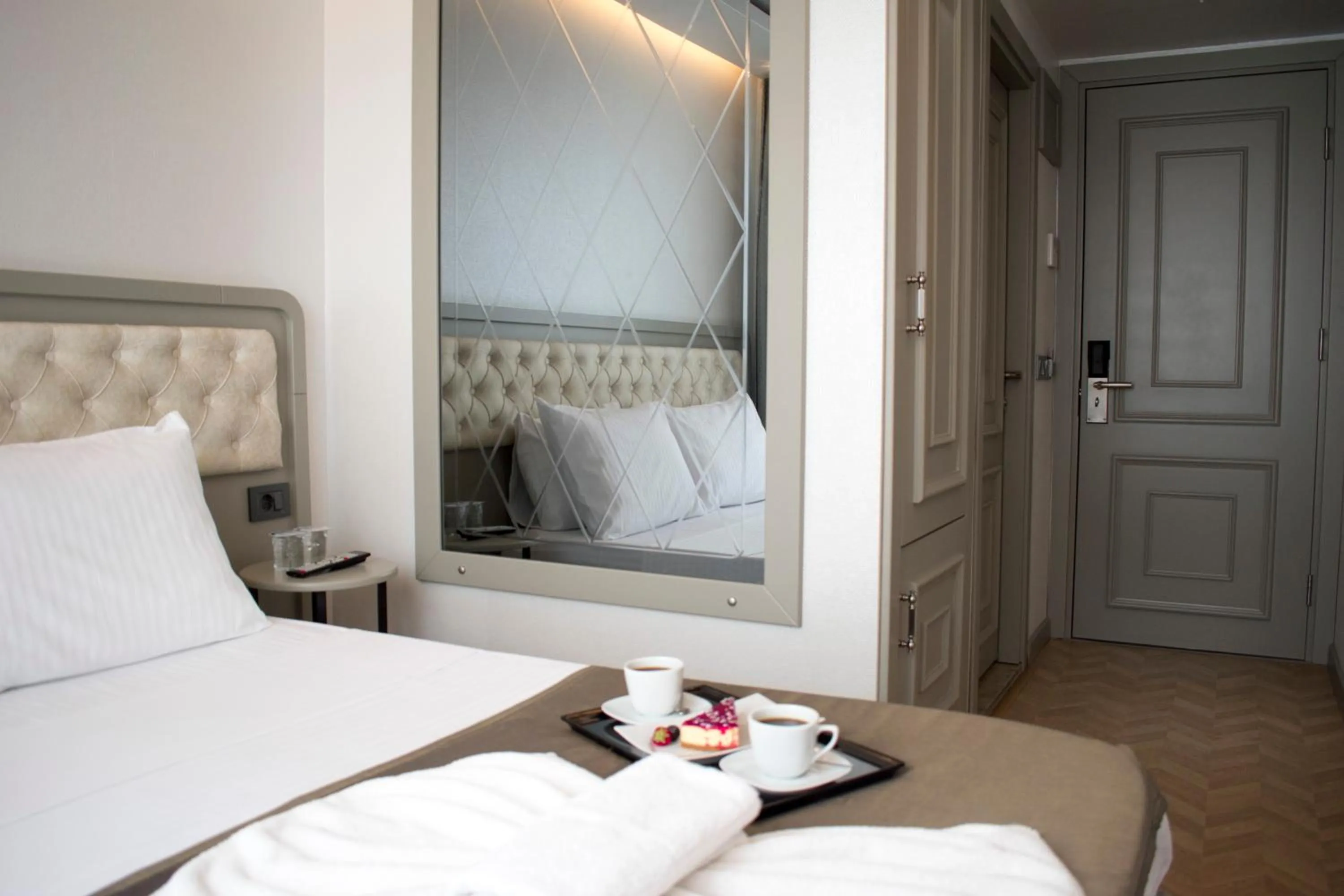 Photo of the whole room, Bed in Mayer Hotel Istanbul