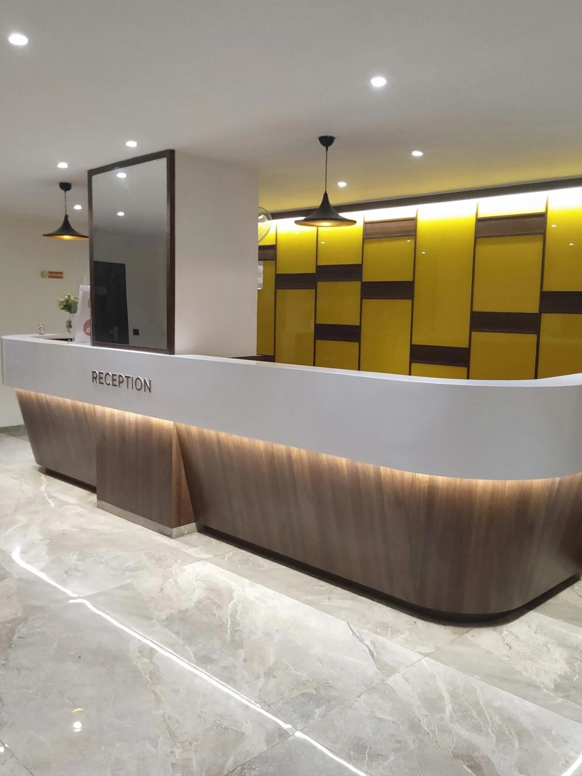 Lobby or reception in Hotel Sparsh Inn - Chandkheda