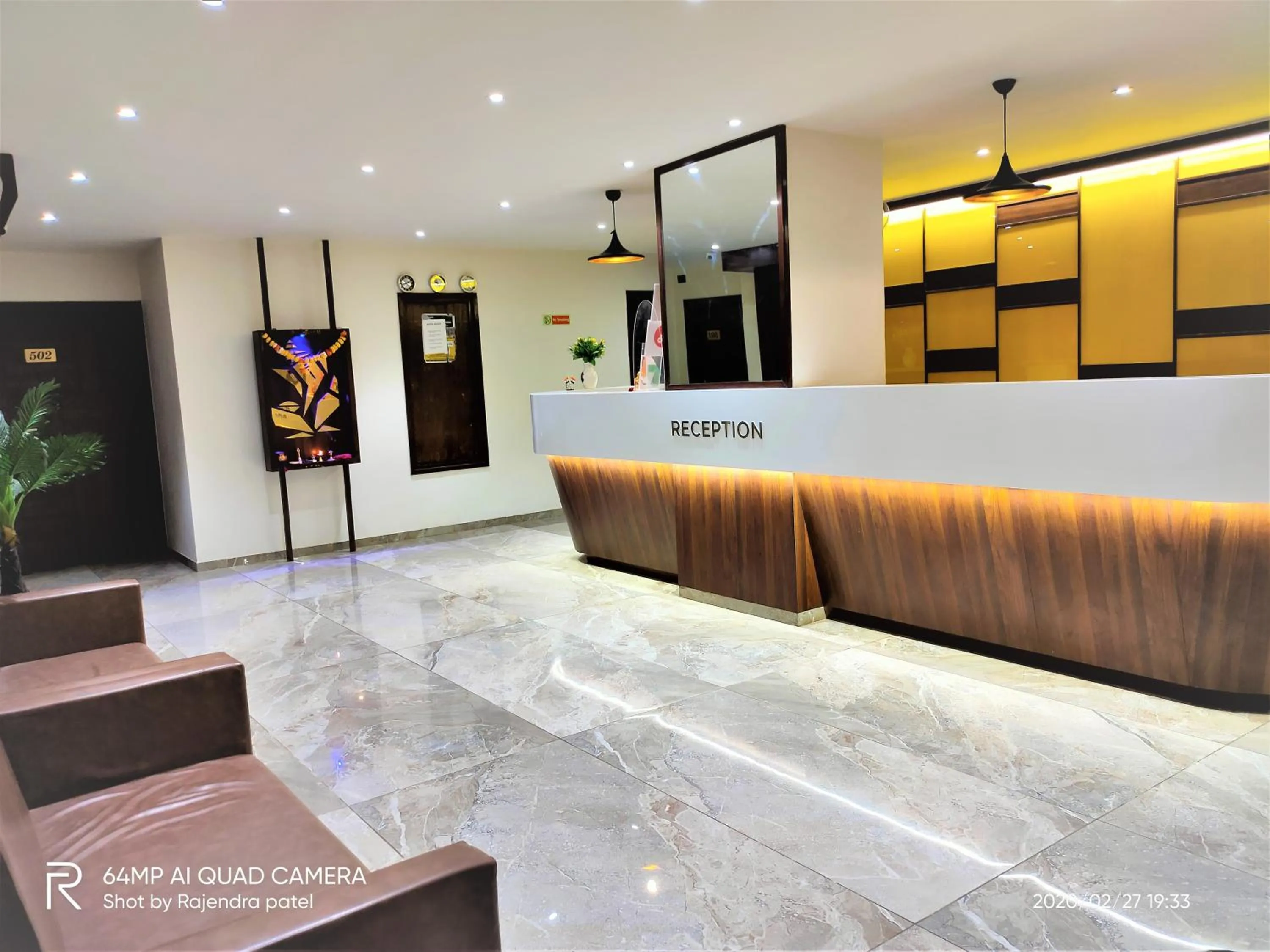 Lobby or reception in Hotel Sparsh Inn - Chandkheda