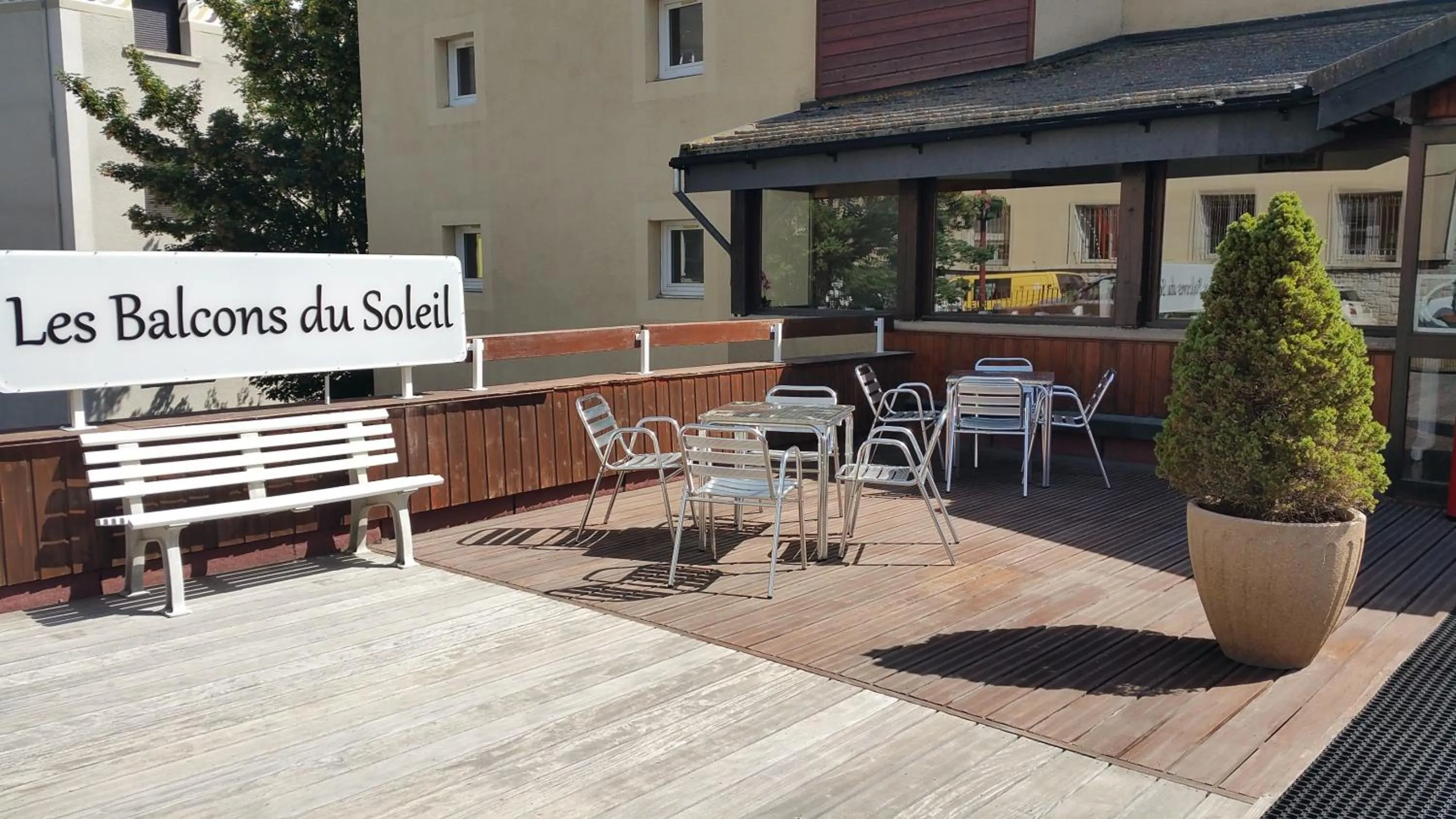 Facade/entrance in Les Balcons Du Soleil