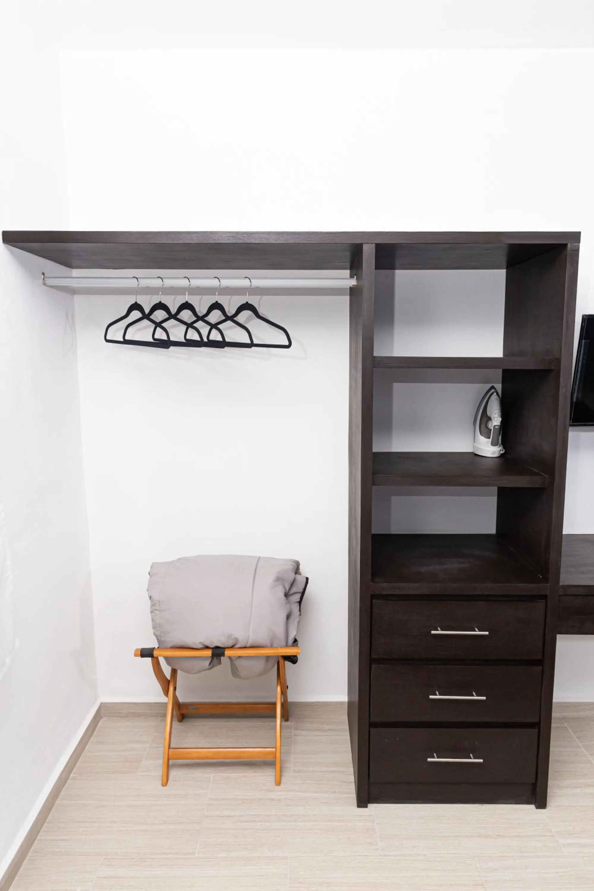 wardrobe in Santa Fe Studios And Suites