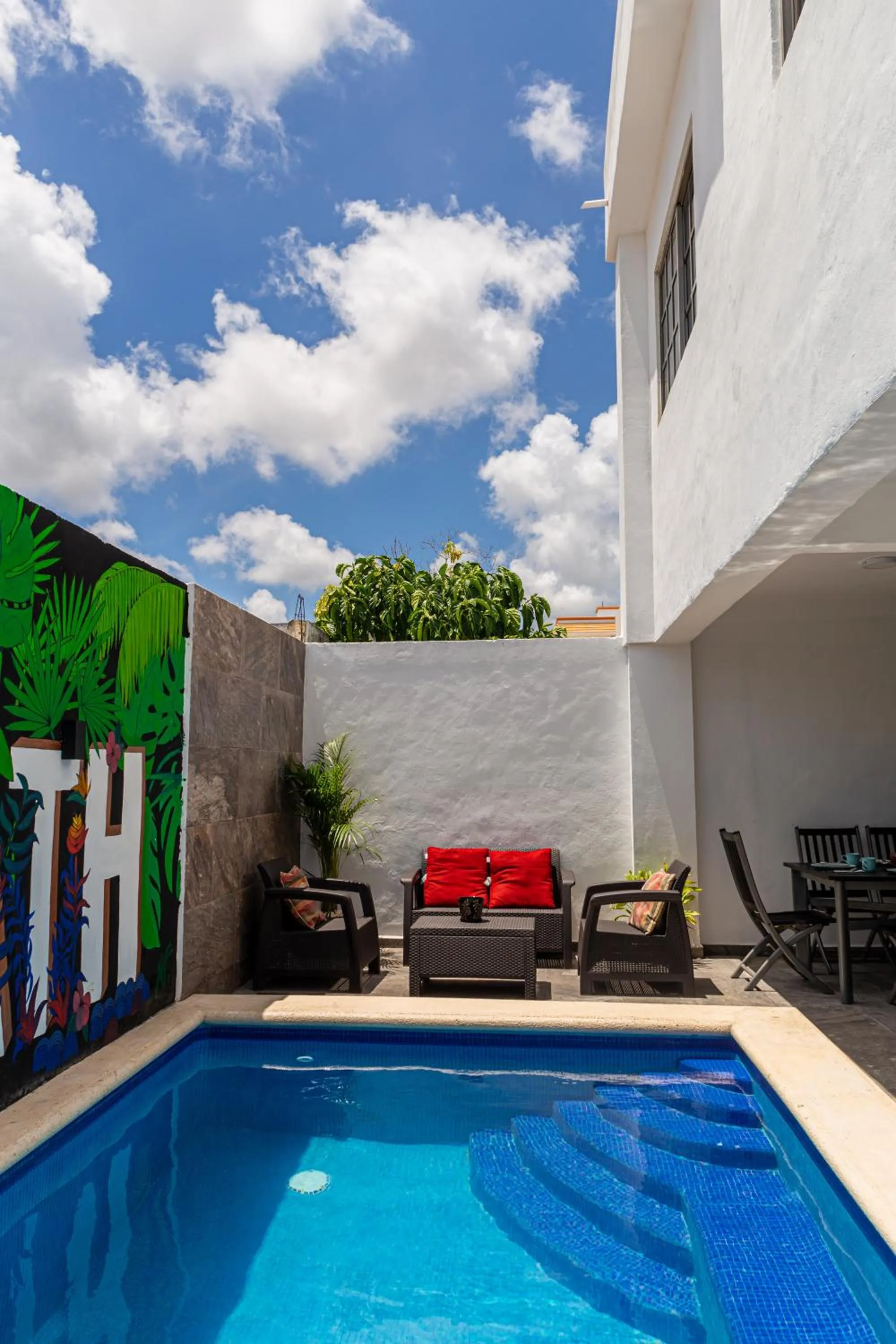 Pool view in Santa Fe Studios And Suites