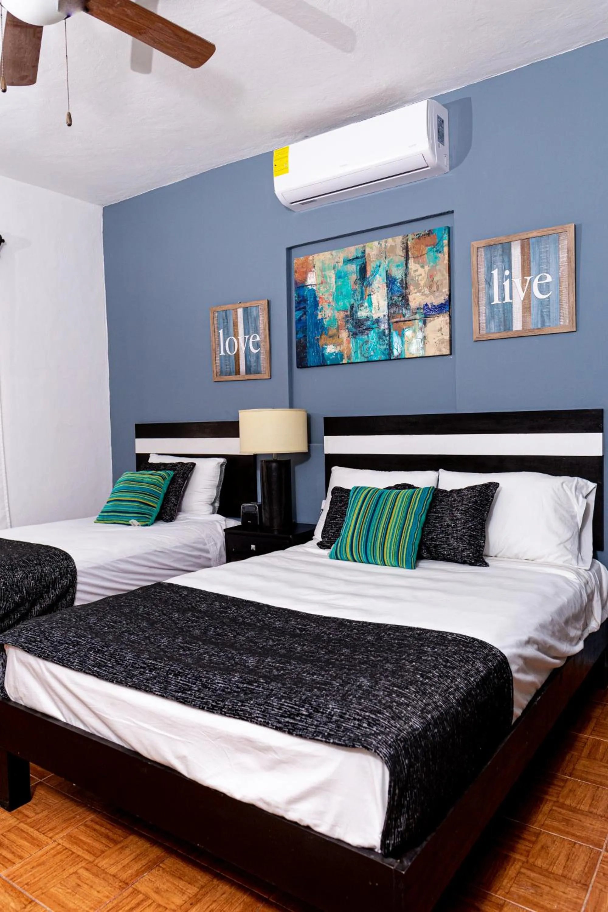 Apartment With Shared Bathroom in Santa Fe Studios And Suites