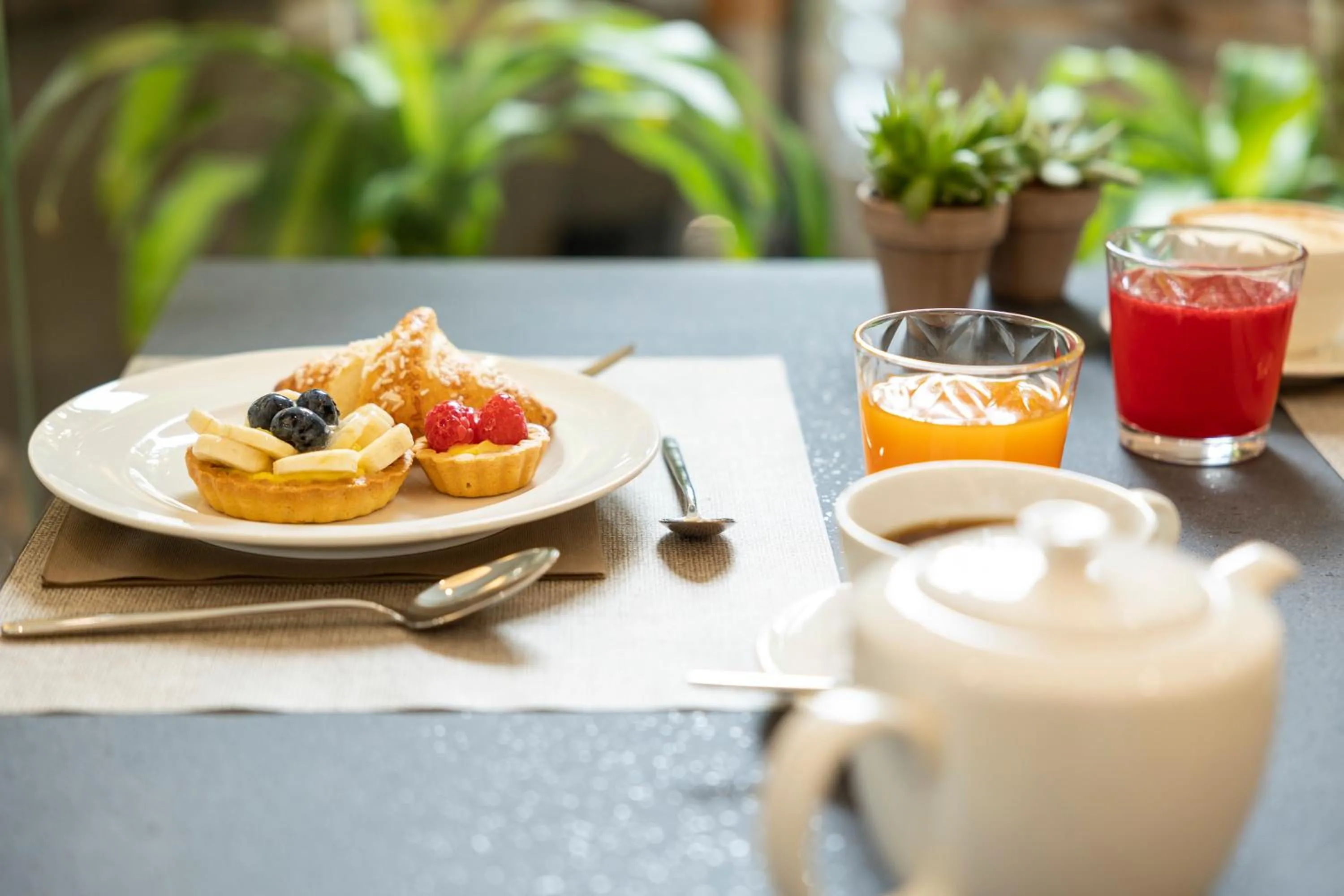 Food and drinks in Hotel La Caporala