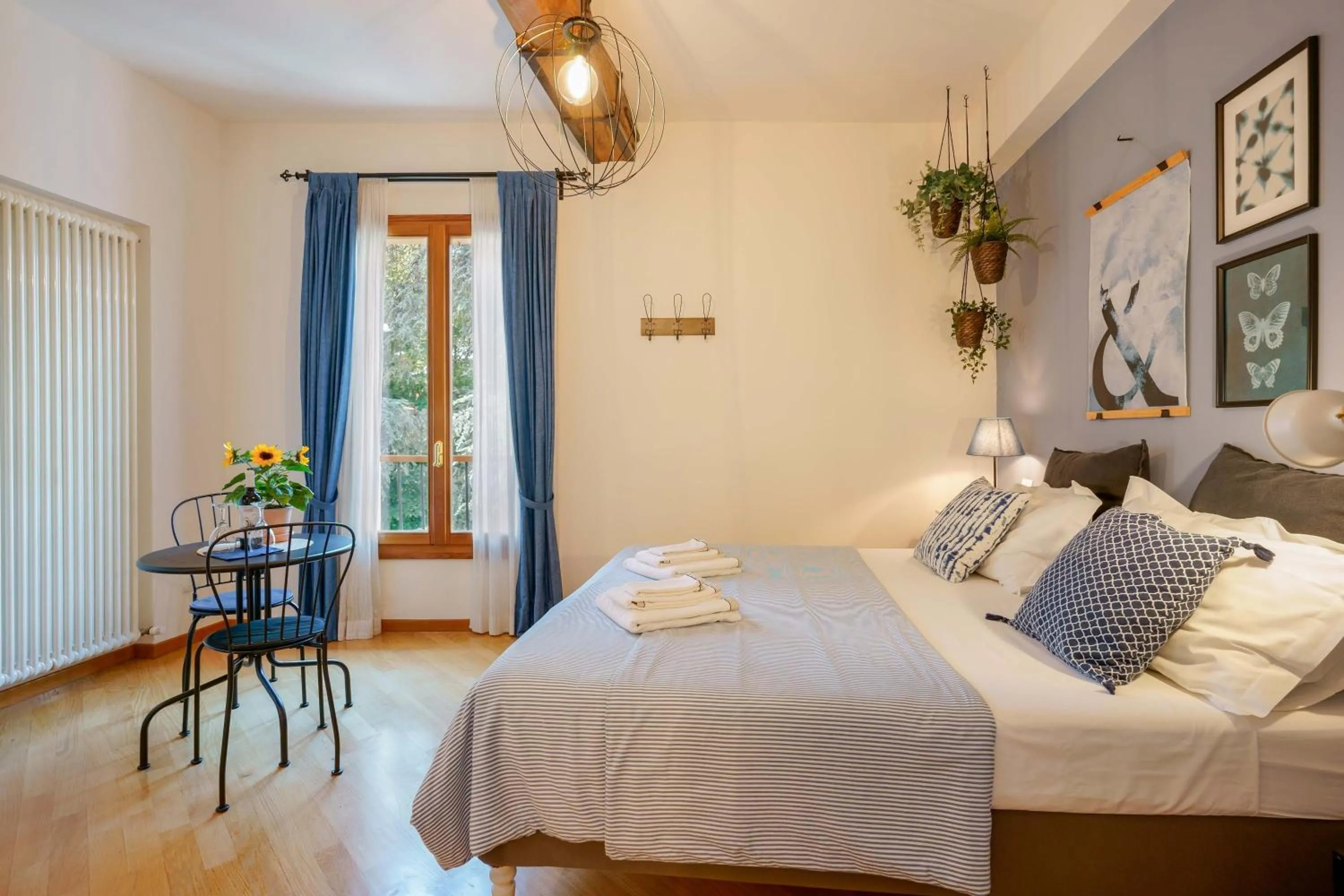 Photo of the whole room, Bed in B&B Il Viaggio Bologna